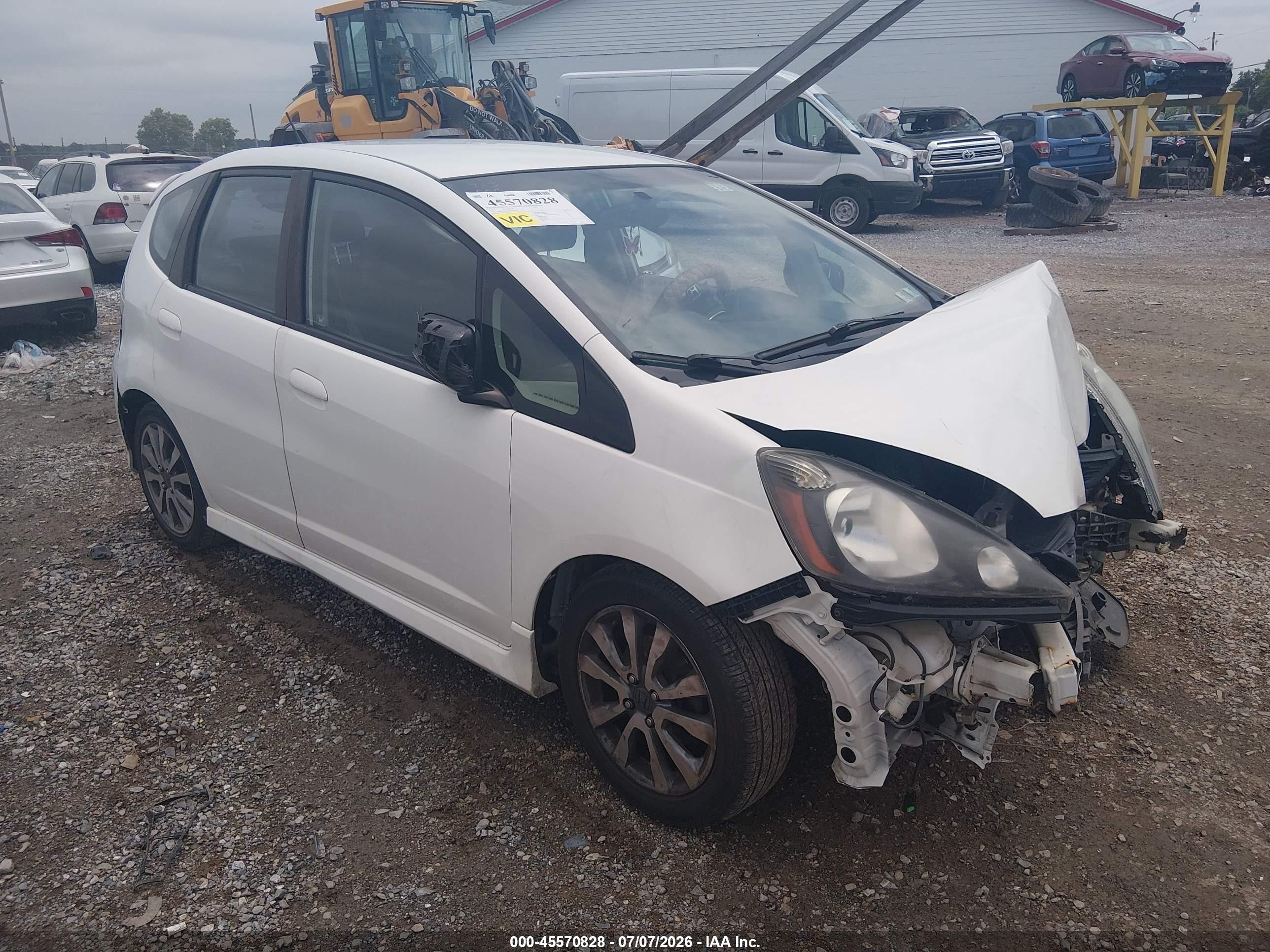 2013 Honda Fit Sport Белый vin: JHMGE8H5XDC080439