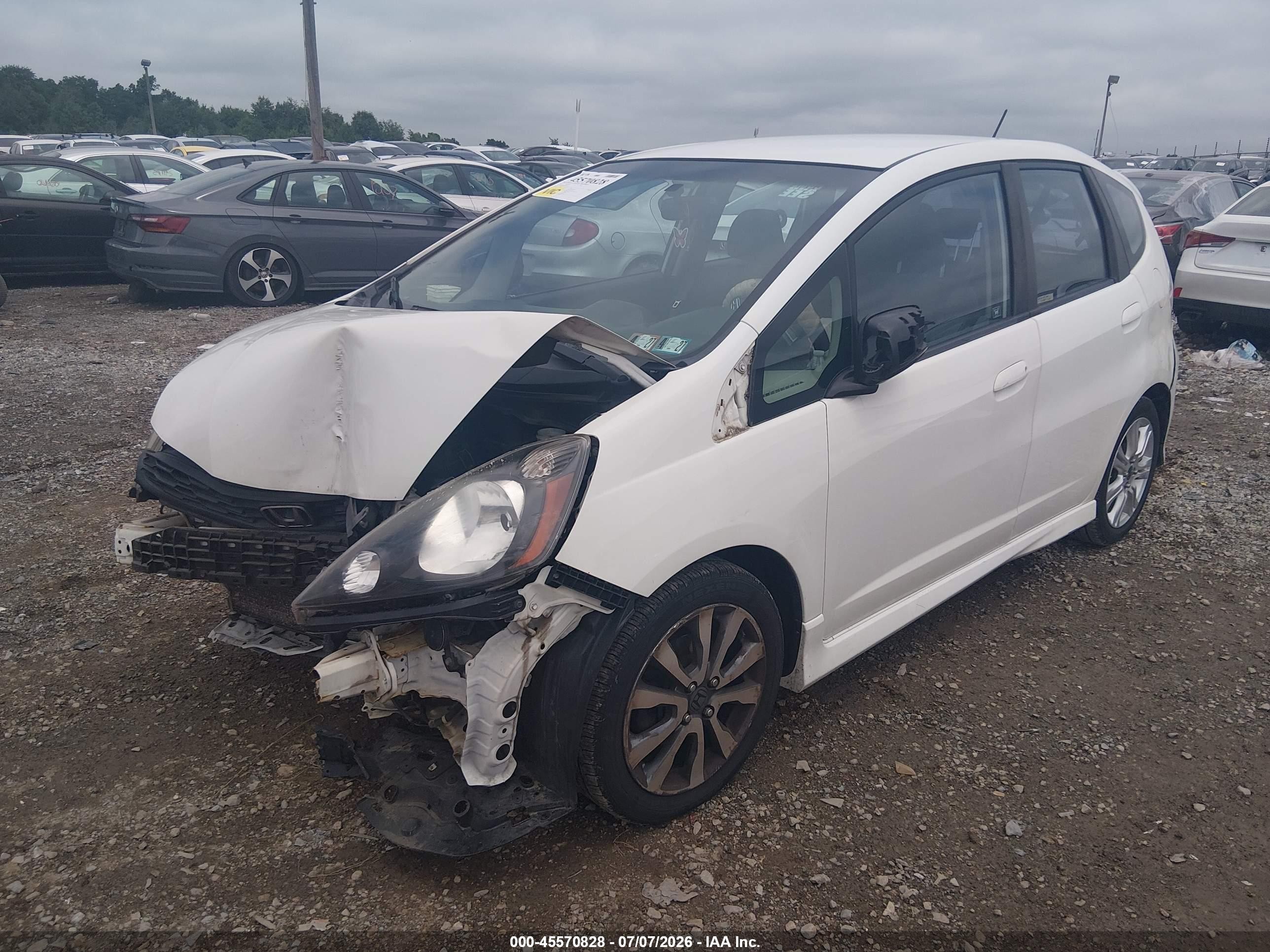 2013 Honda Fit Sport Белый vin: JHMGE8H5XDC080439