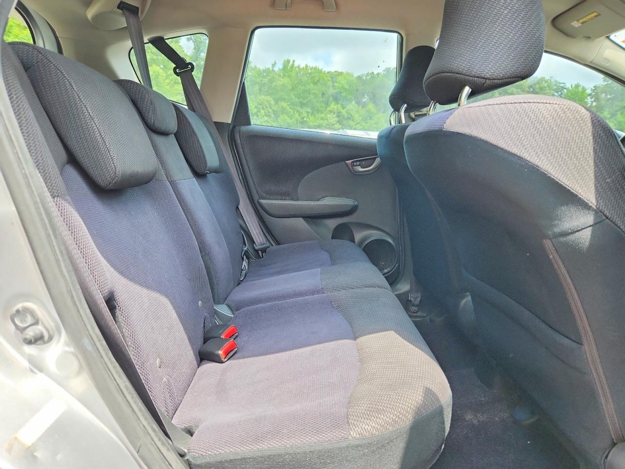 2012 Honda Fit Sport Silver vin: JHMGE8H60CC029927