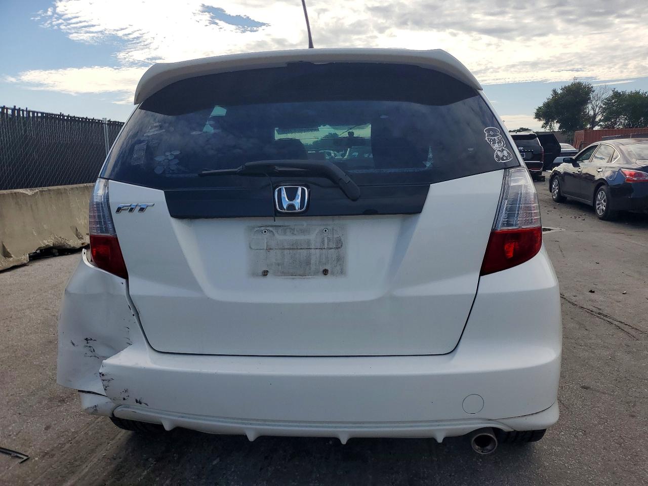 2013 Honda Fit Sport White vin: JHMGE8H60DC015897
