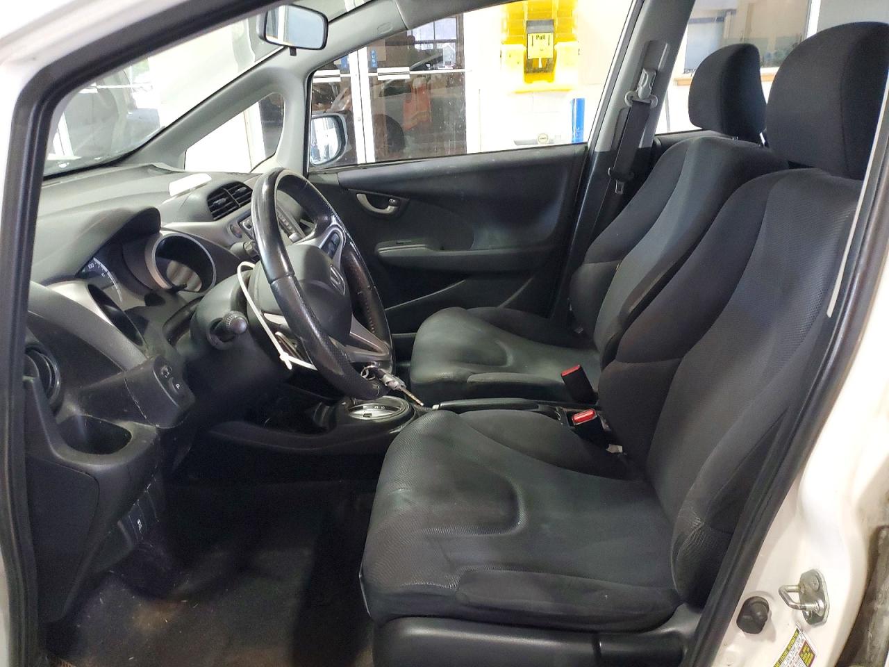 2011 Honda Fit Sport White vin: JHMGE8H61BS009335