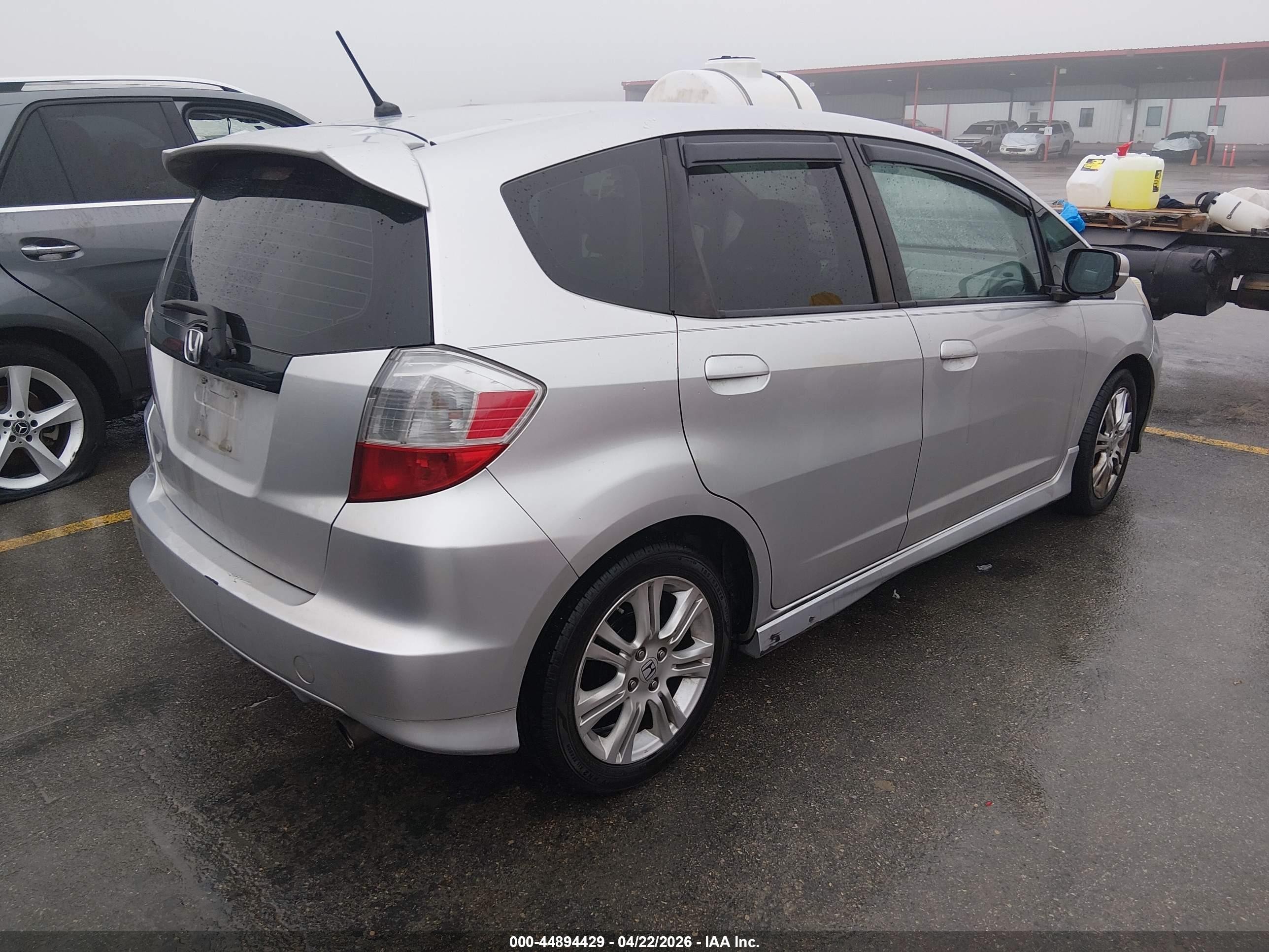 2011 Honda Fit Sport Silver vin: JHMGE8H63BC013168
