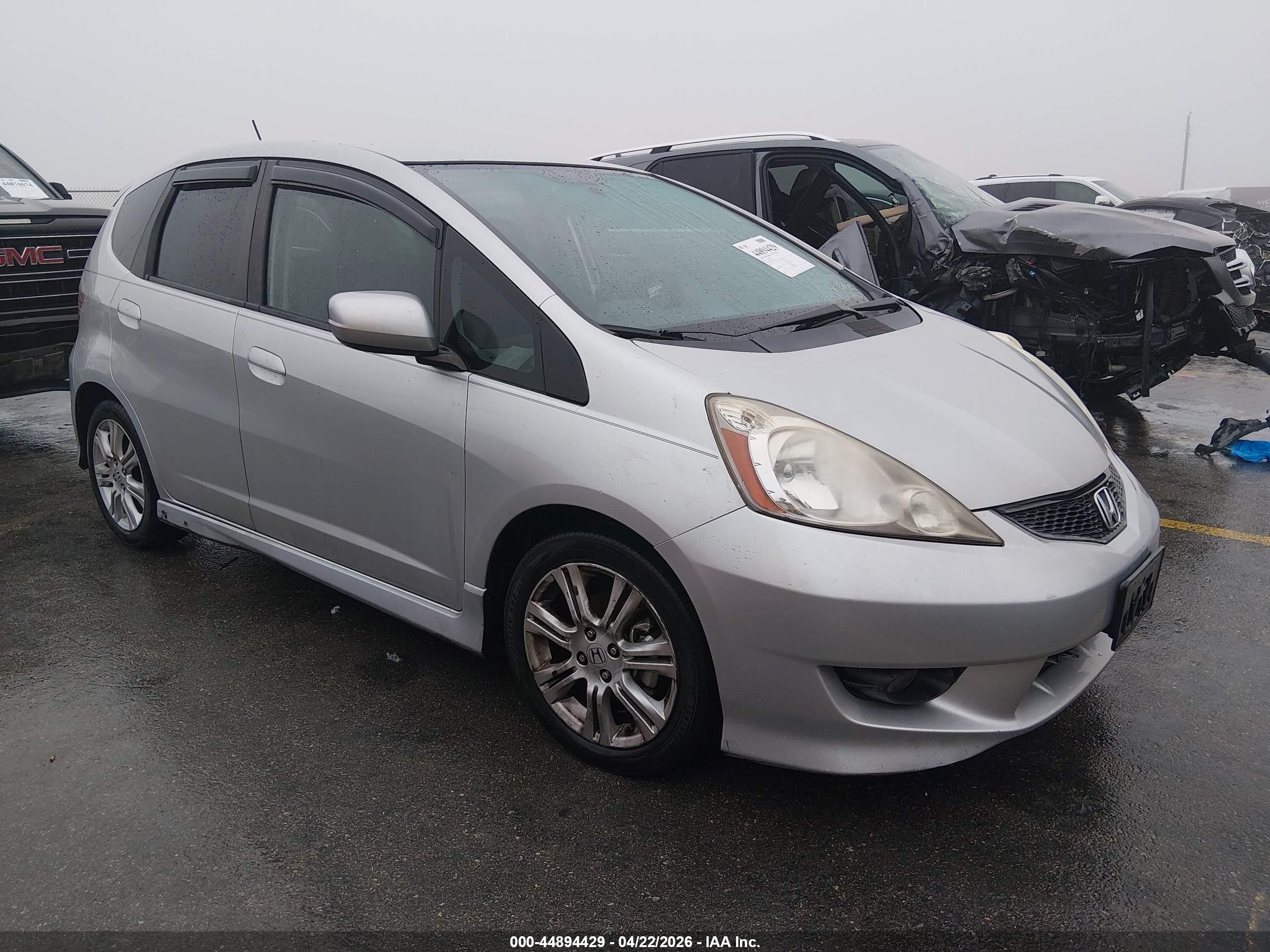 2011 Honda Fit Sport Silver vin: JHMGE8H63BC013168