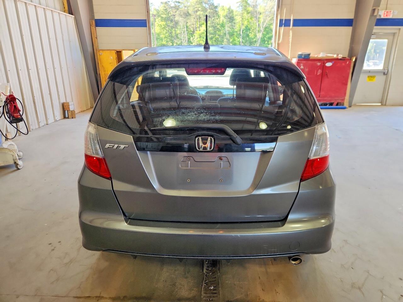 2011 Honda Fit Sport Silver vin: JHMGE8H63BC016314