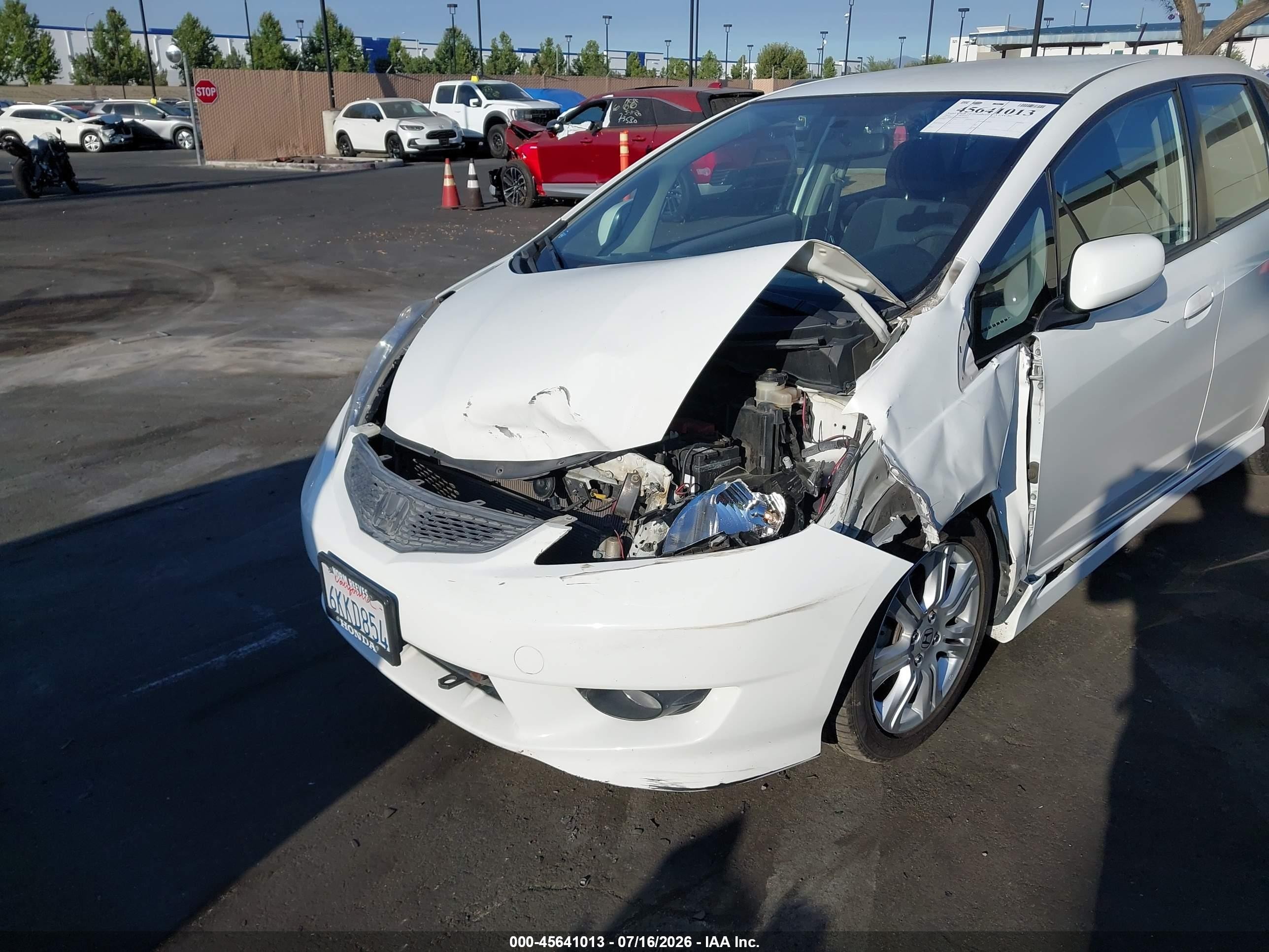 2010 Honda Fit Sport White vin: JHMGE8H69AC005199