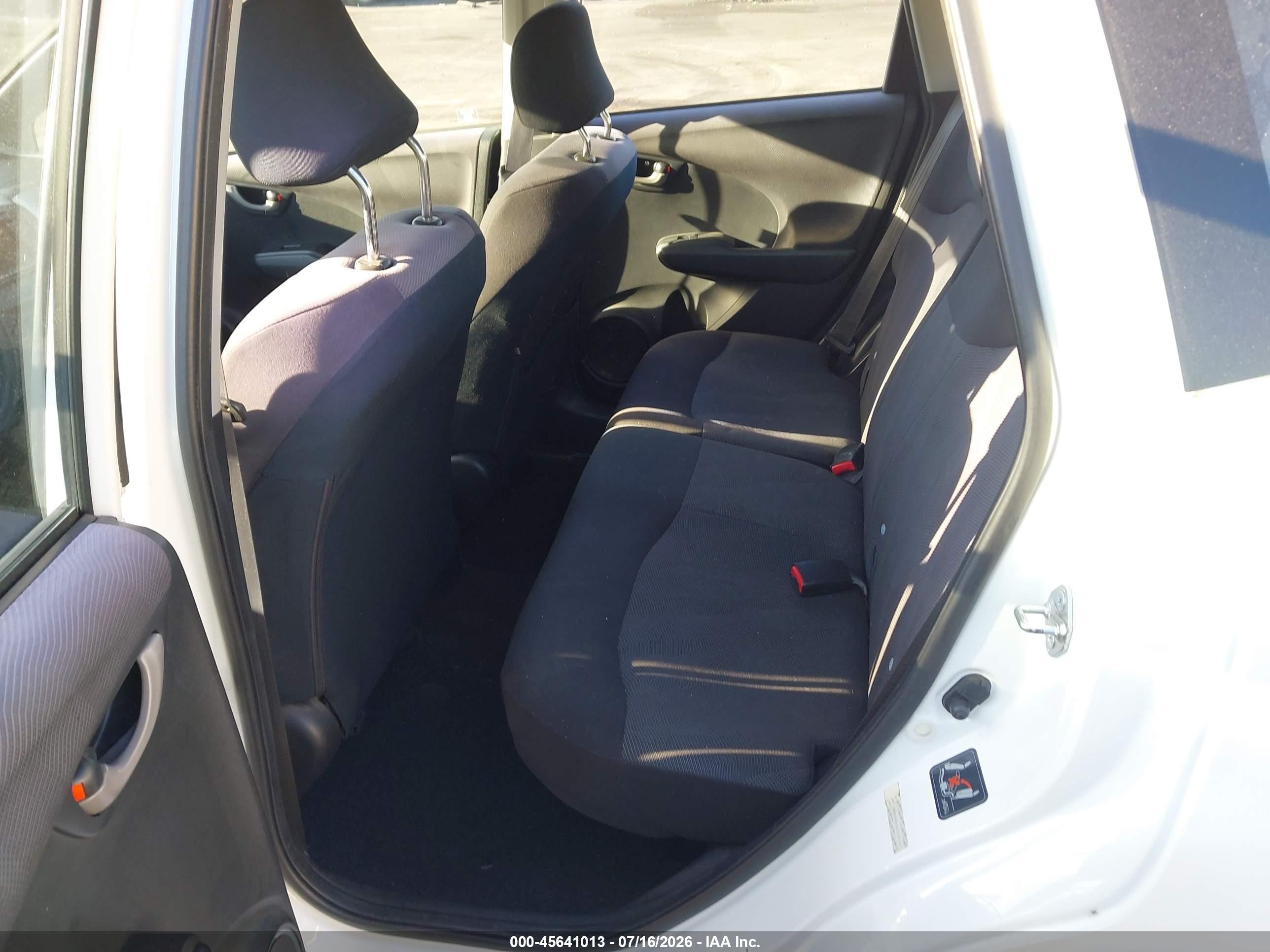 2010 Honda Fit Sport White vin: JHMGE8H69AC005199
