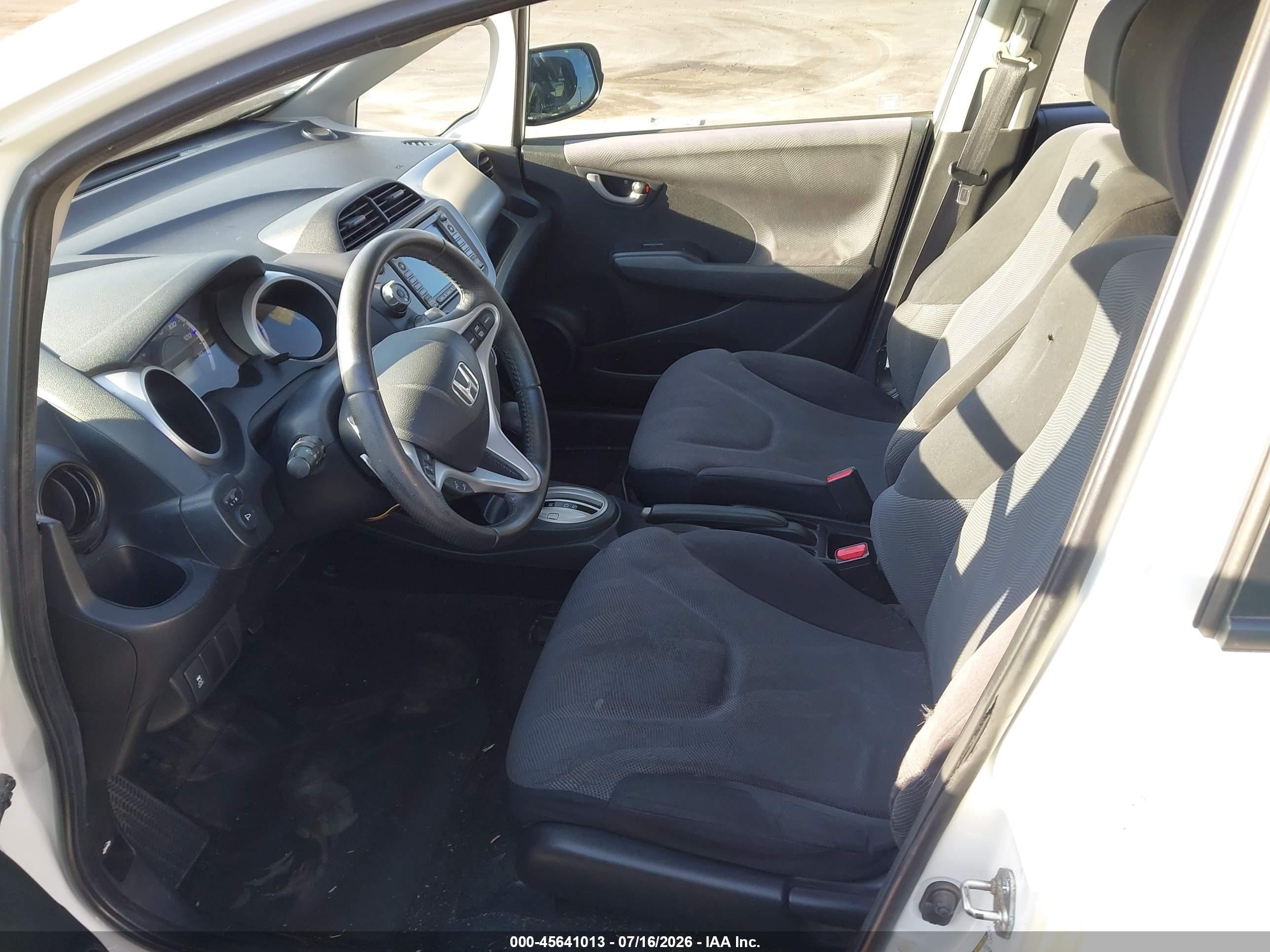 2010 Honda Fit Sport White vin: JHMGE8H69AC005199