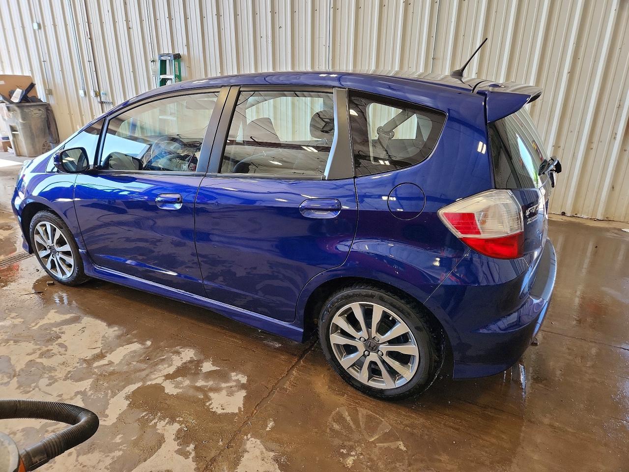 2013 Honda Fit Sport Blue vin: JHMGE8H6XDC051371