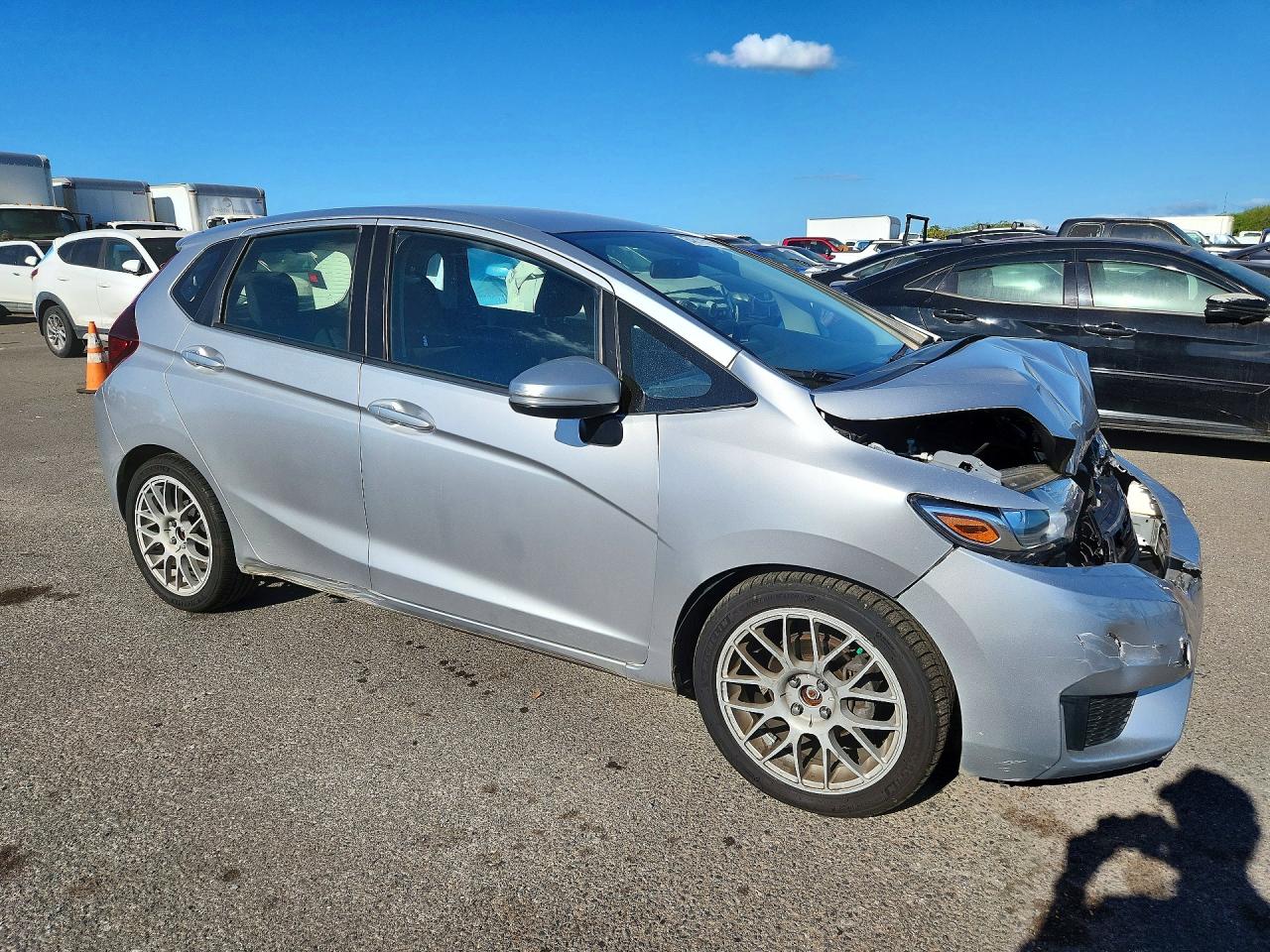 2016 Honda Fit Lx Серебряный vin: JHMGK5H50GS014712