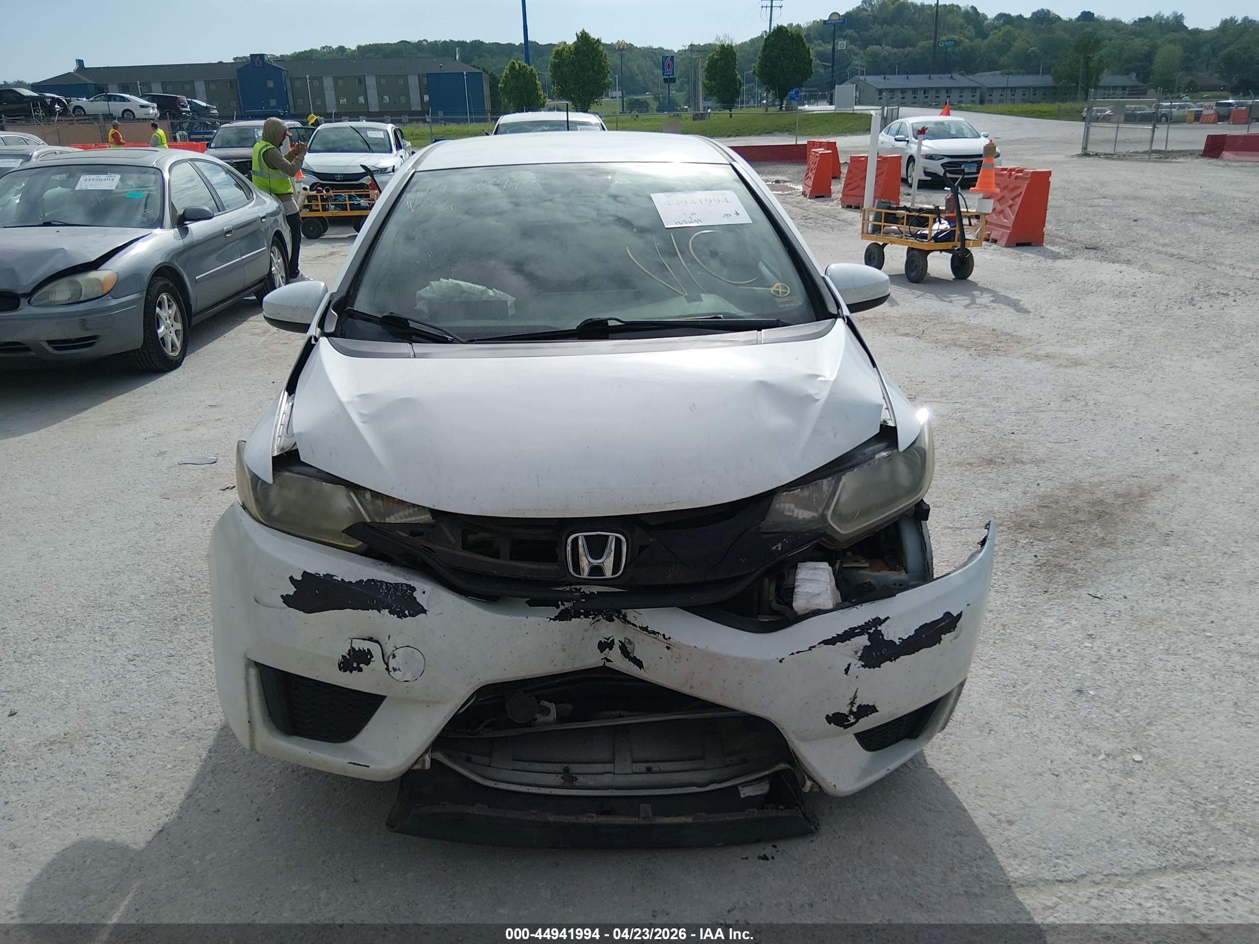 2016 Honda Fit Lx White vin: JHMGK5H53GS002439