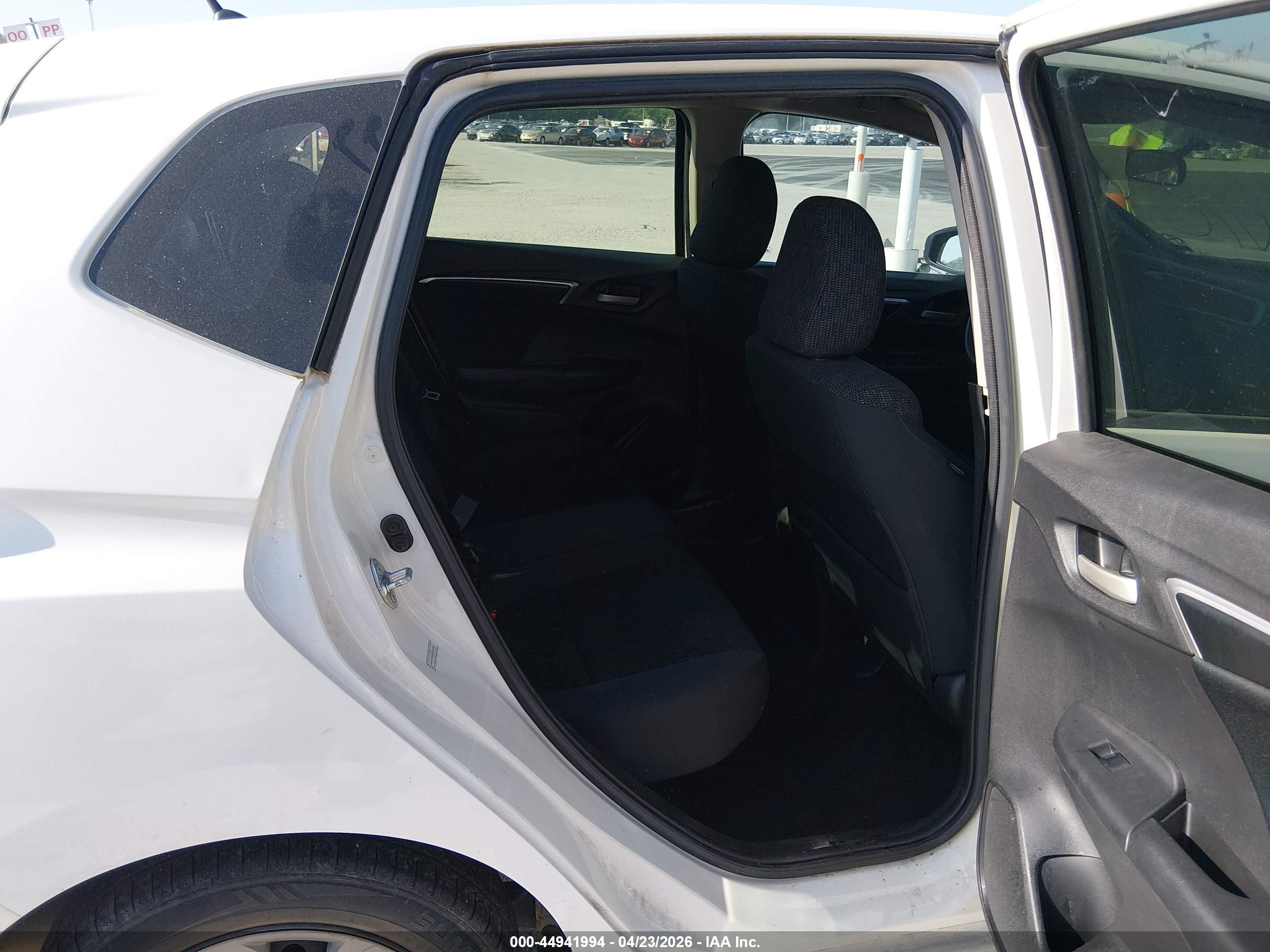 2016 Honda Fit Lx White vin: JHMGK5H53GS002439
