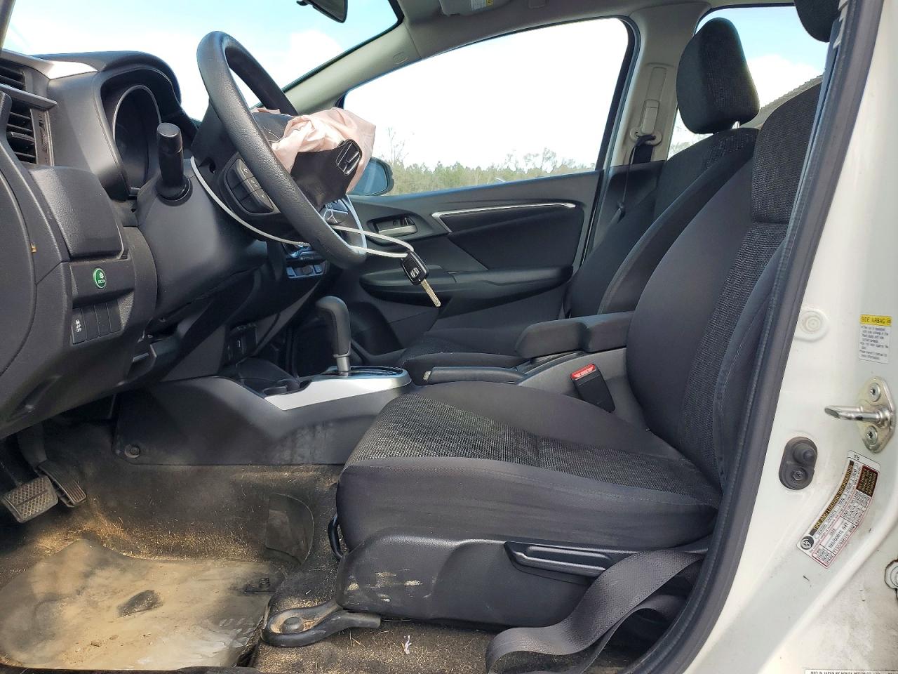 2016 Honda Fit Lx White vin: JHMGK5H55GS009800