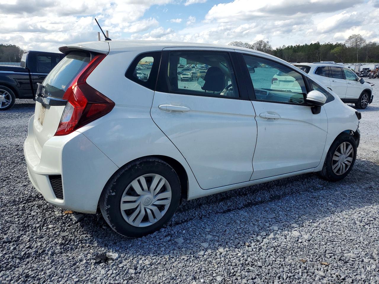 2016 Honda Fit Lx White vin: JHMGK5H55GS009800