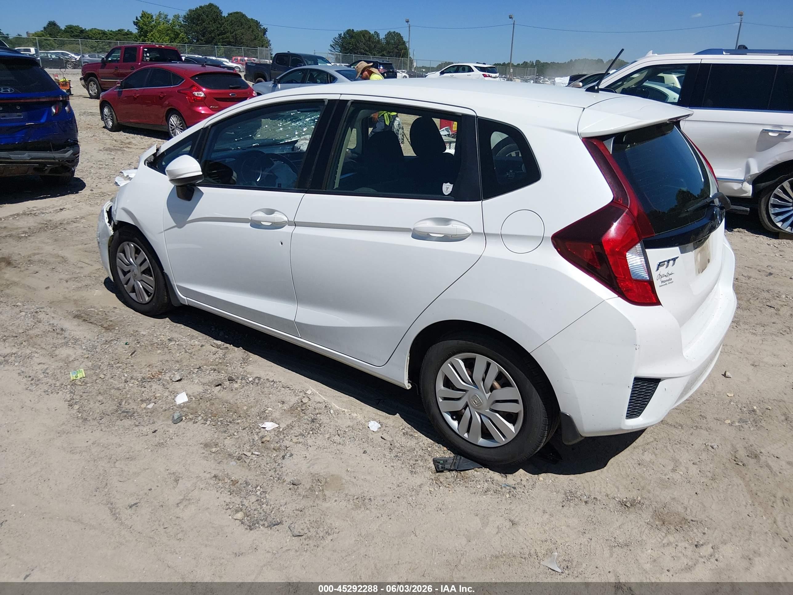 2017 Honda Fit Lx White vin: JHMGK5H56HS005904