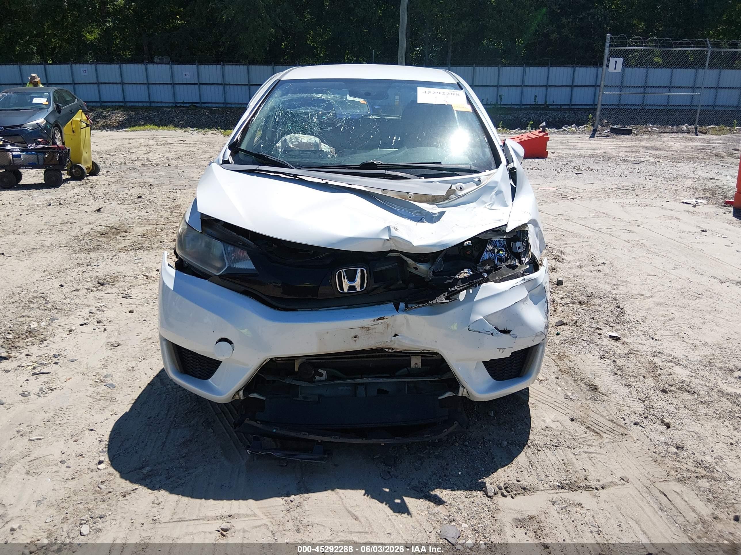 2017 Honda Fit Lx White vin: JHMGK5H56HS005904