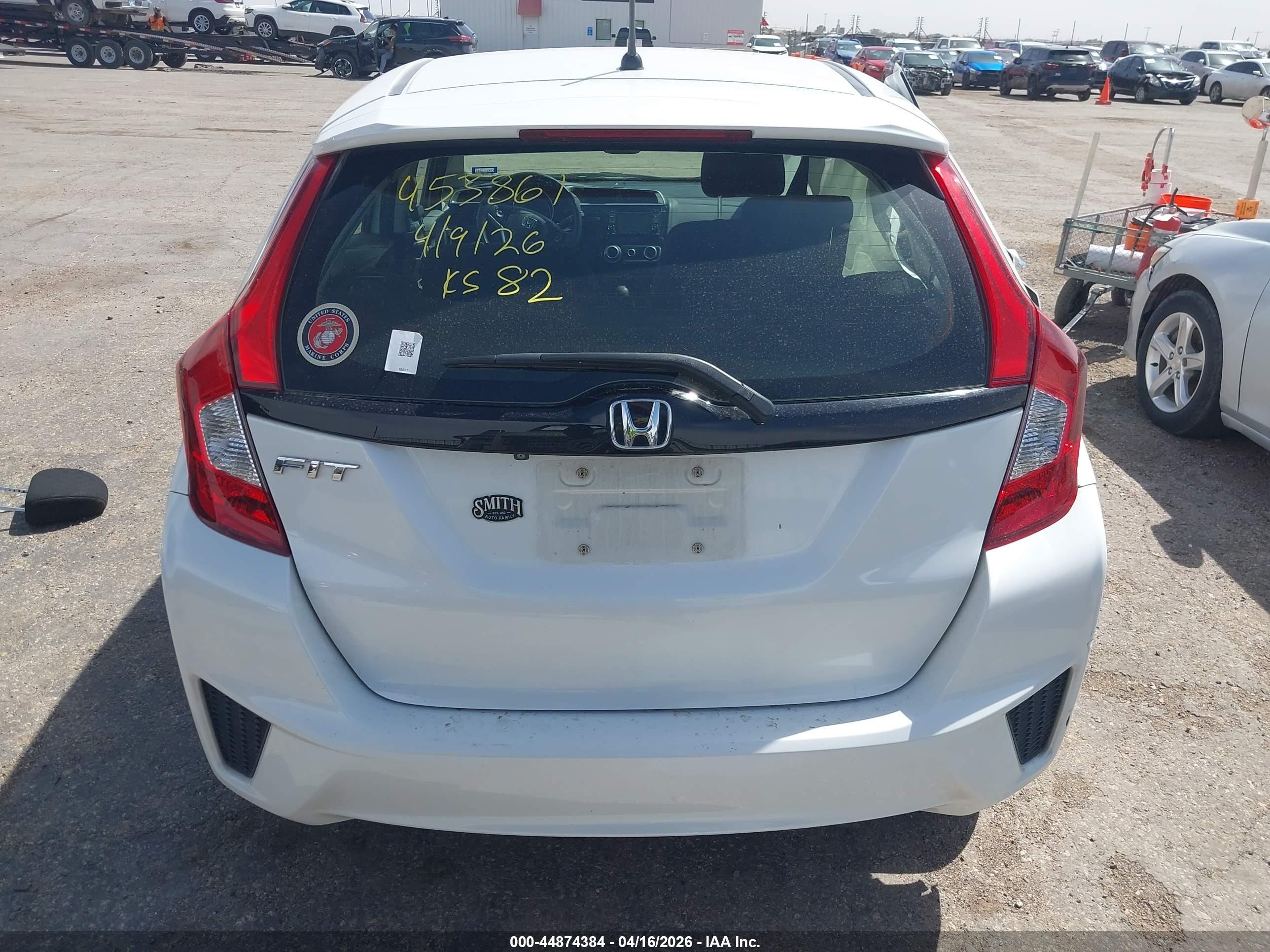 2016 Honda Fit Lx Белый vin: JHMGK5H57GX039481