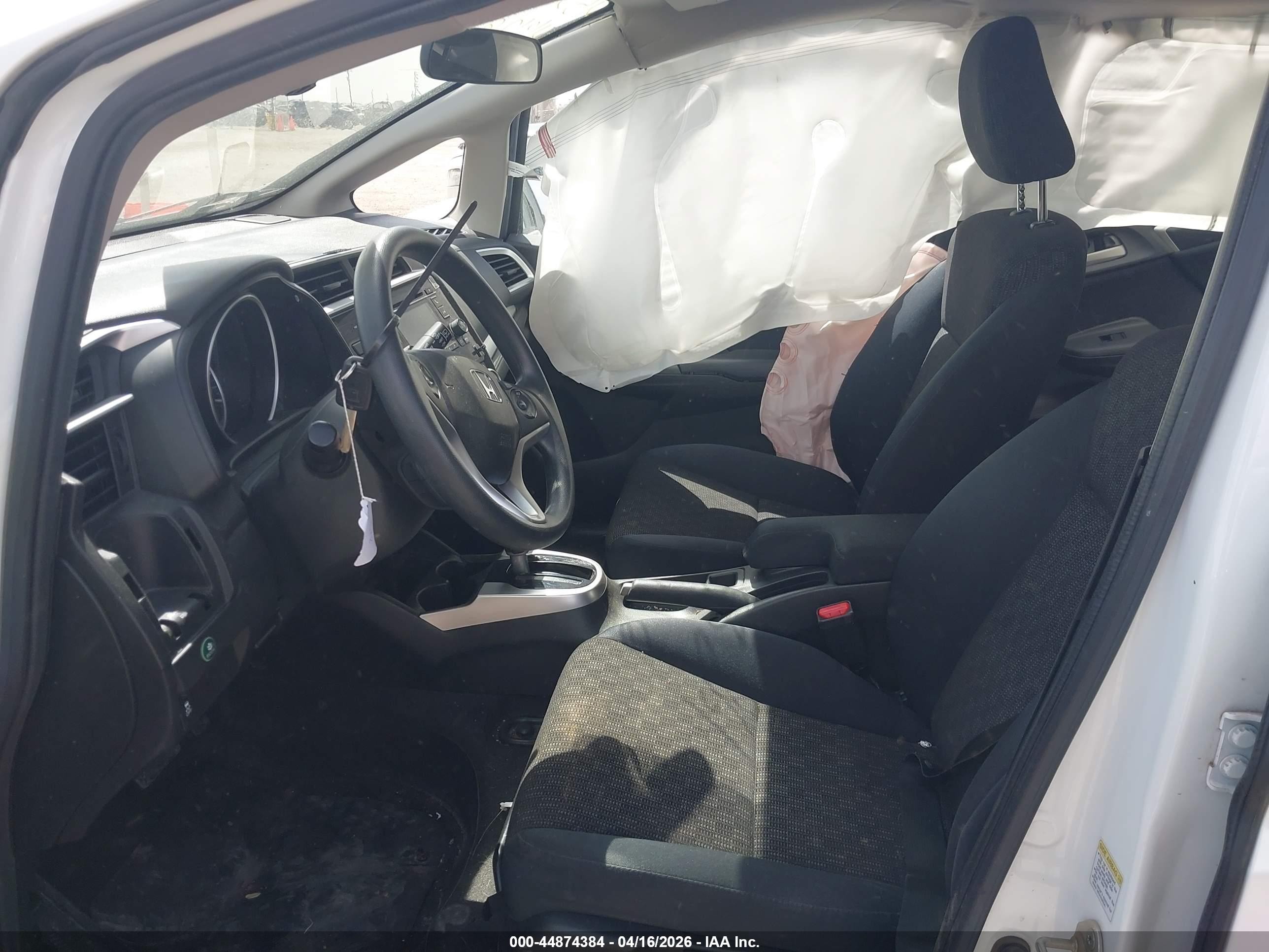 2016 Honda Fit Lx Белый vin: JHMGK5H57GX039481