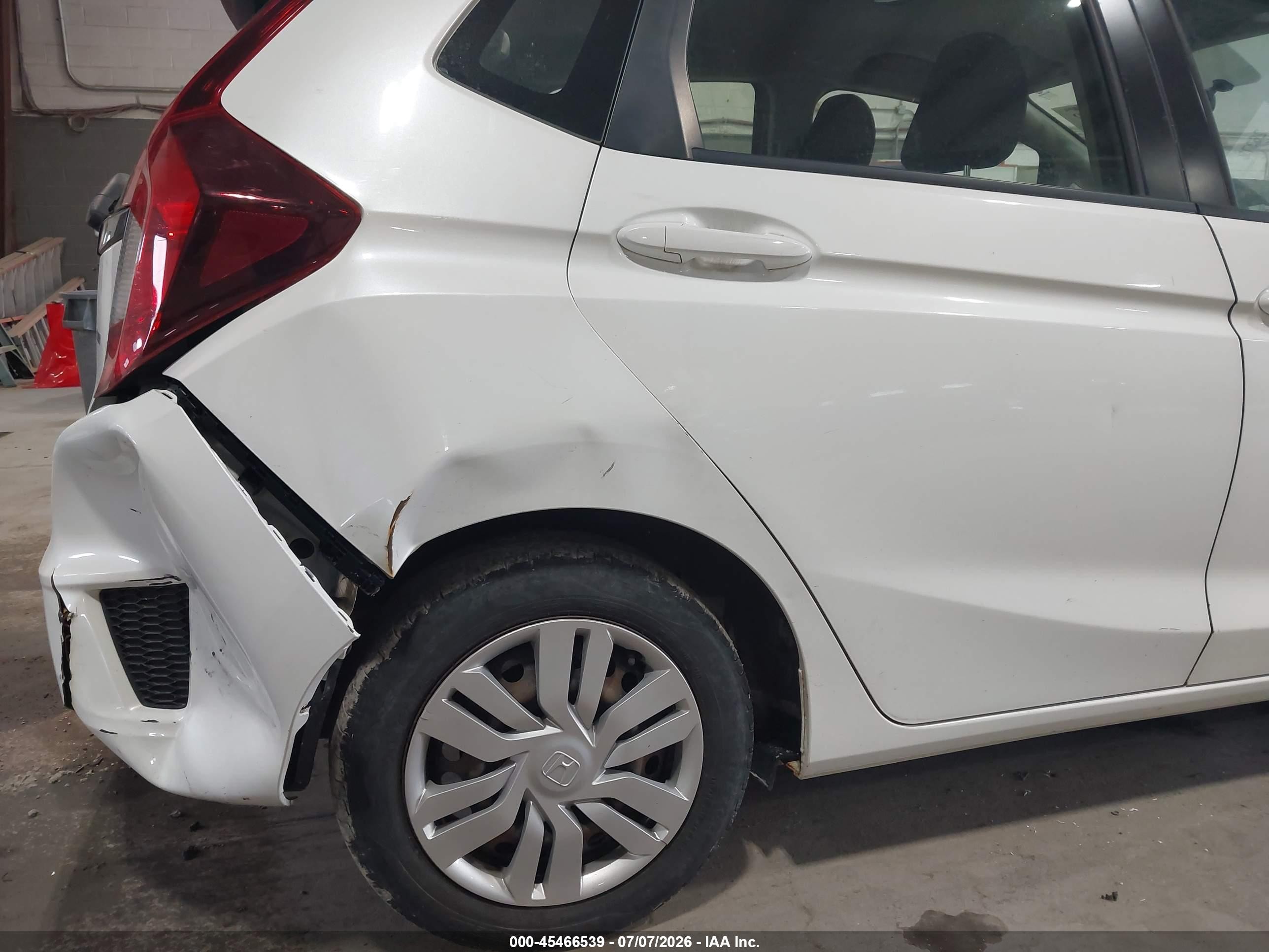2017 Honda Fit Lx White vin: JHMGK5H5XHS007946