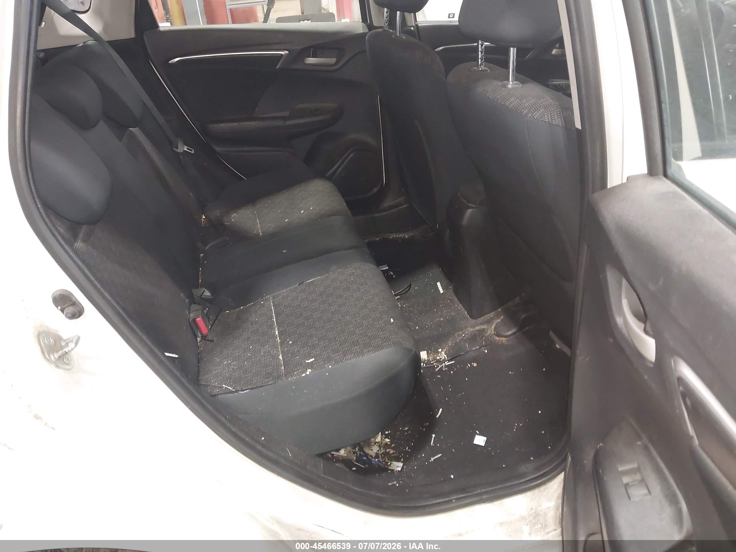 2017 Honda Fit Lx White vin: JHMGK5H5XHS007946