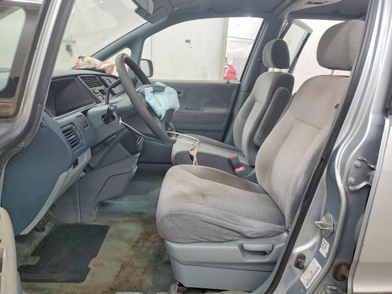 1997 Honda Odyssey Base Silver vin: JHMRA1842VC003200