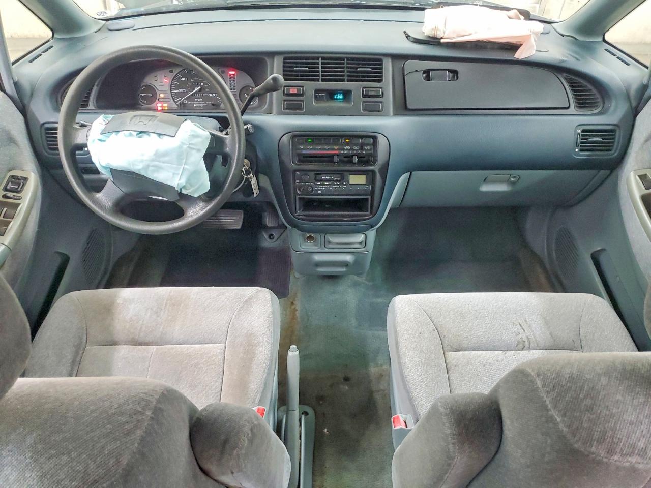 1997 Honda Odyssey Base Silver vin: JHMRA1842VC003200