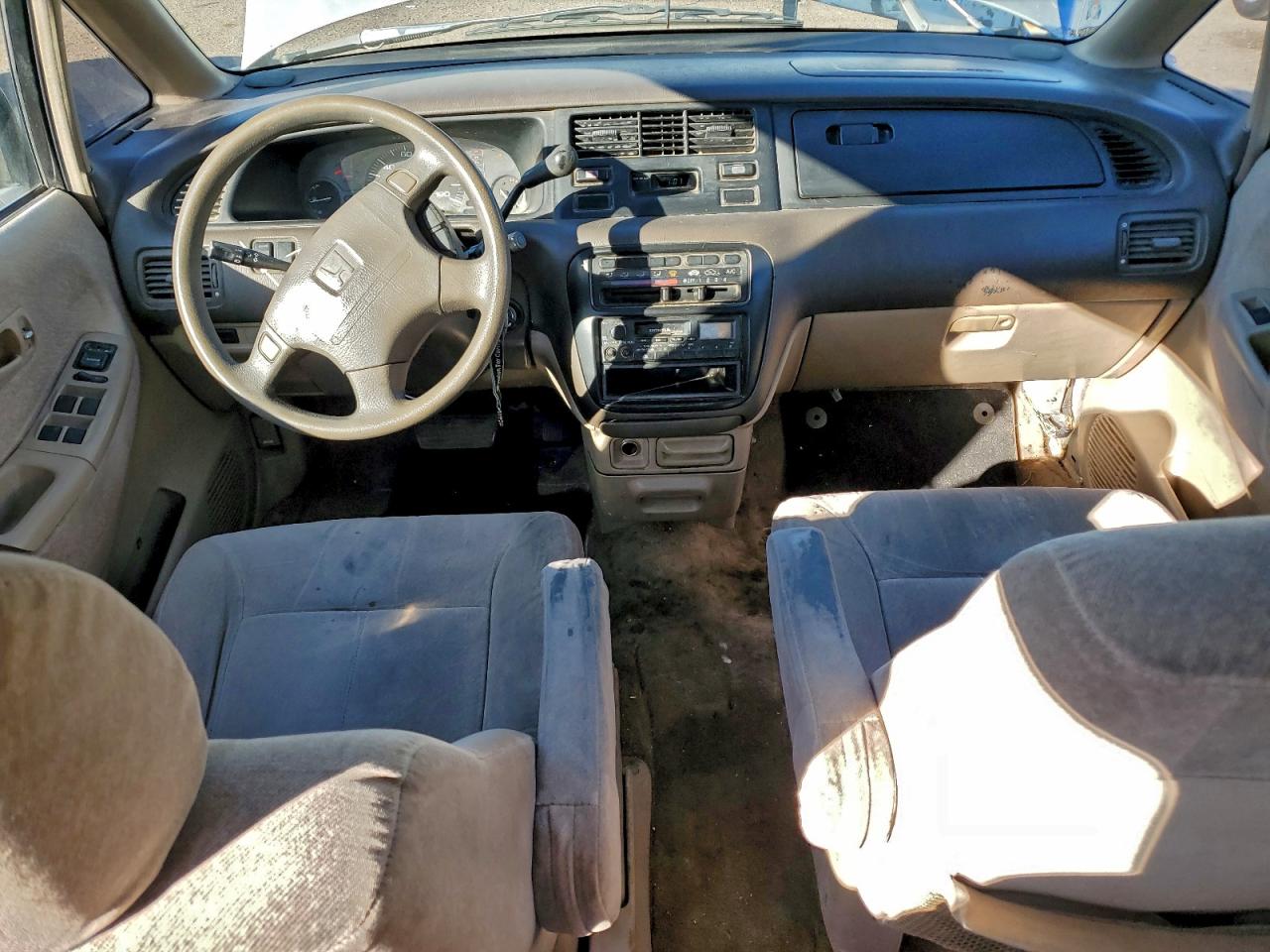 1997 Honda Odyssey Base Silver vin: JHMRA1847VC005380