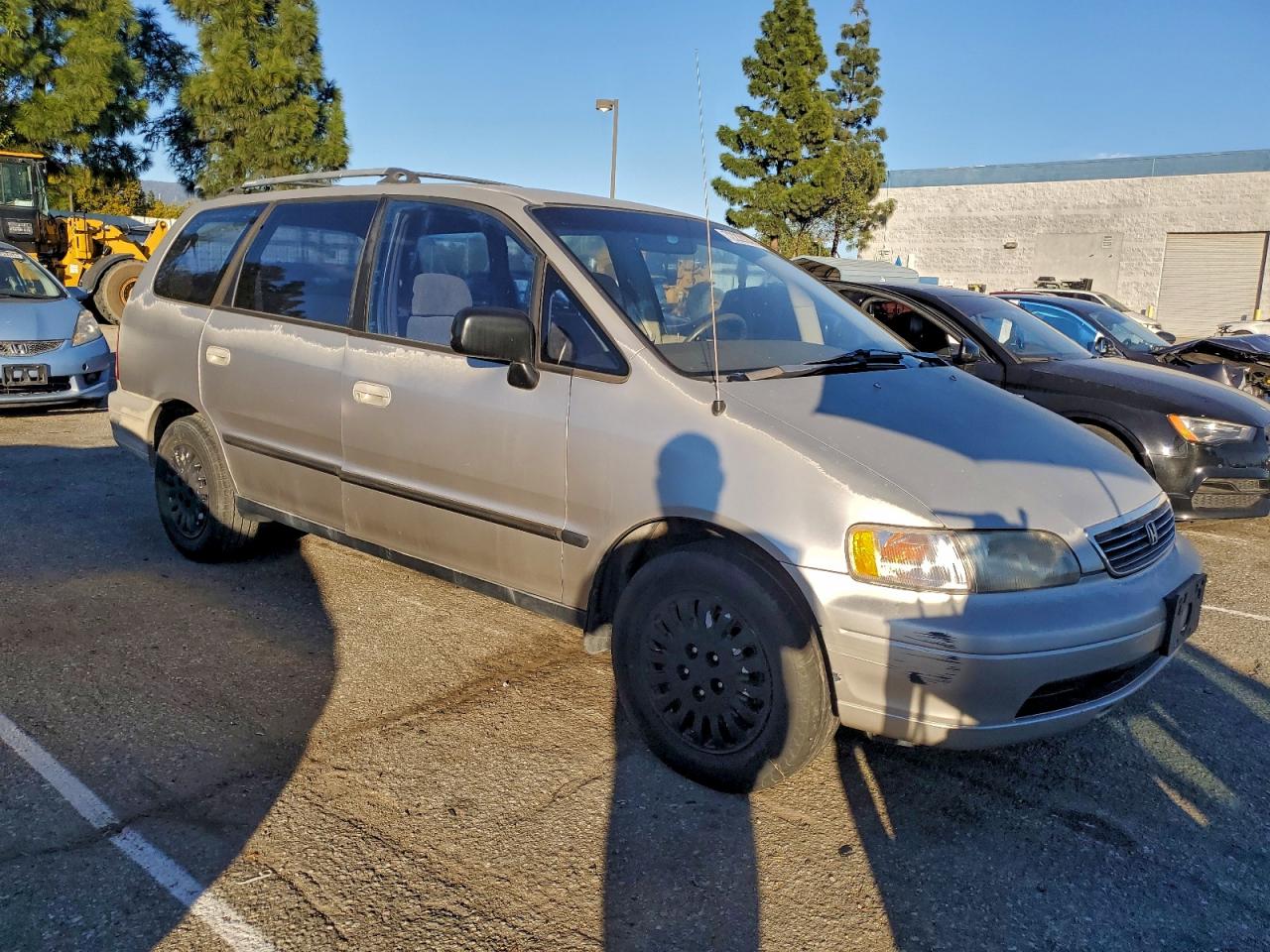 1997 Honda Odyssey Base Серебряный vin: JHMRA1861VC013072