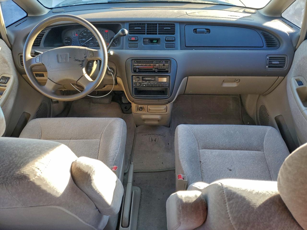 1997 Honda Odyssey Base Серебряный vin: JHMRA1861VC013072