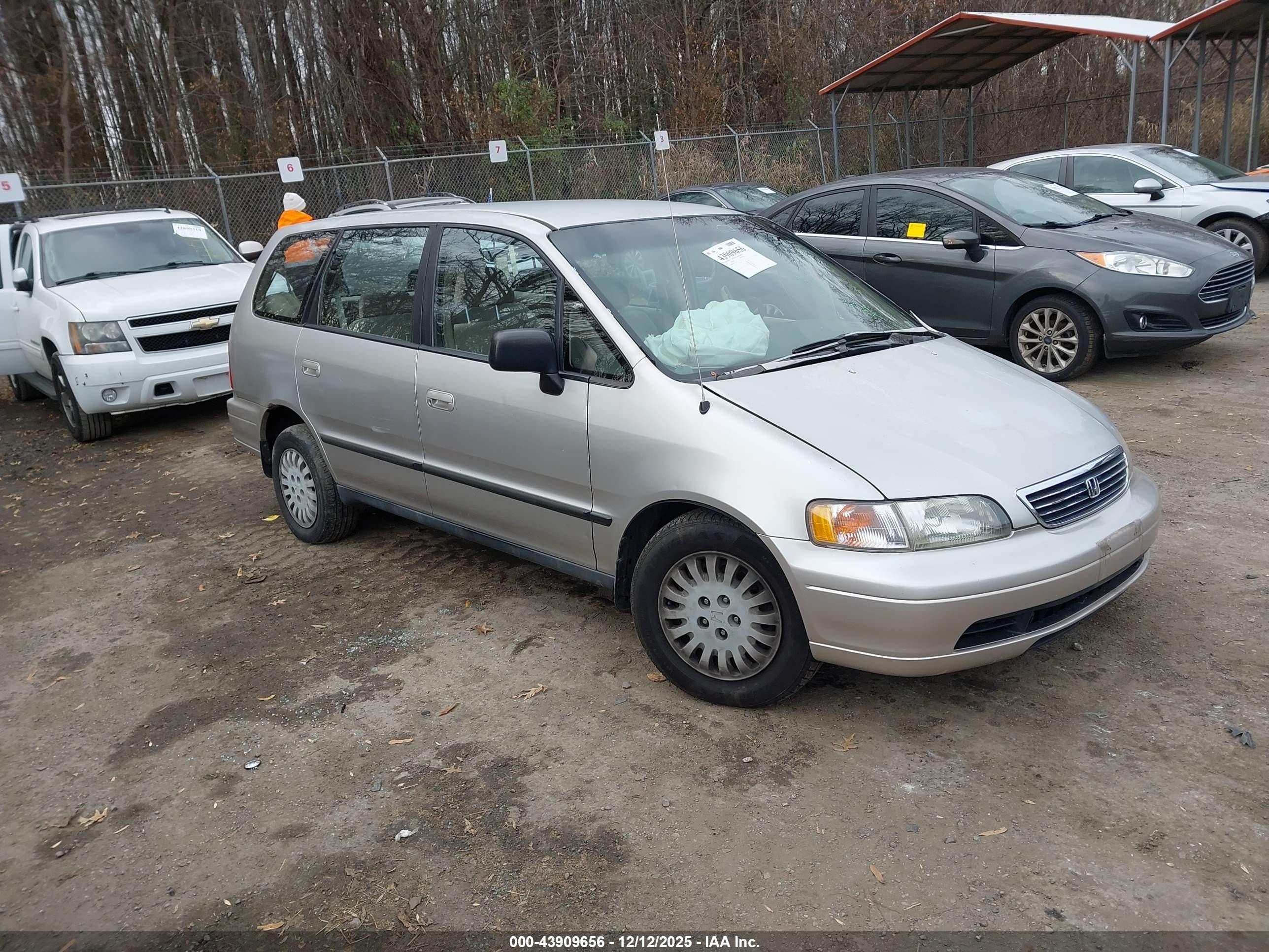 1996 Honda Odyssey Lx Silver vin: JHMRA1866TC017969