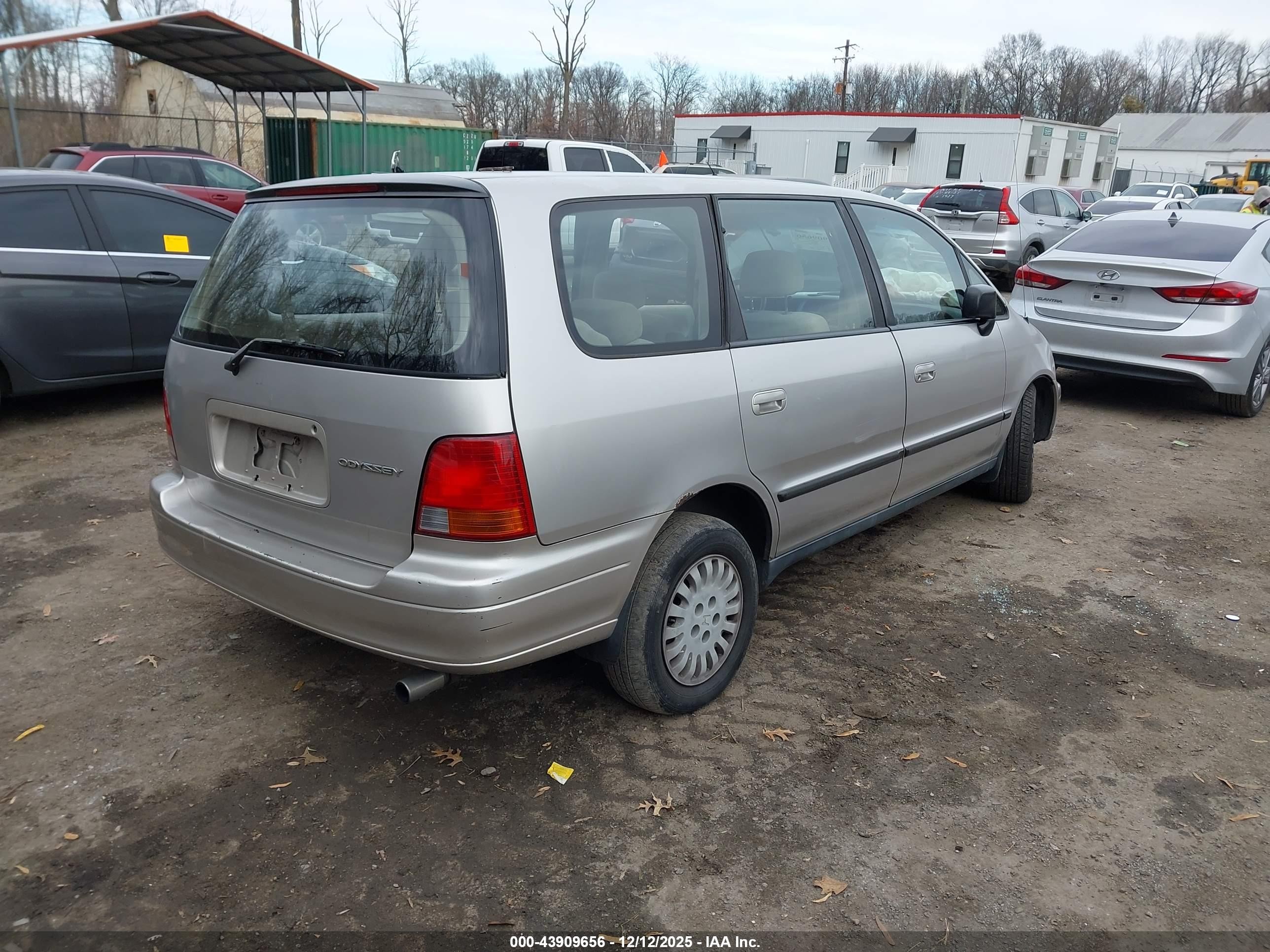 1996 Honda Odyssey Lx Silver vin: JHMRA1866TC017969