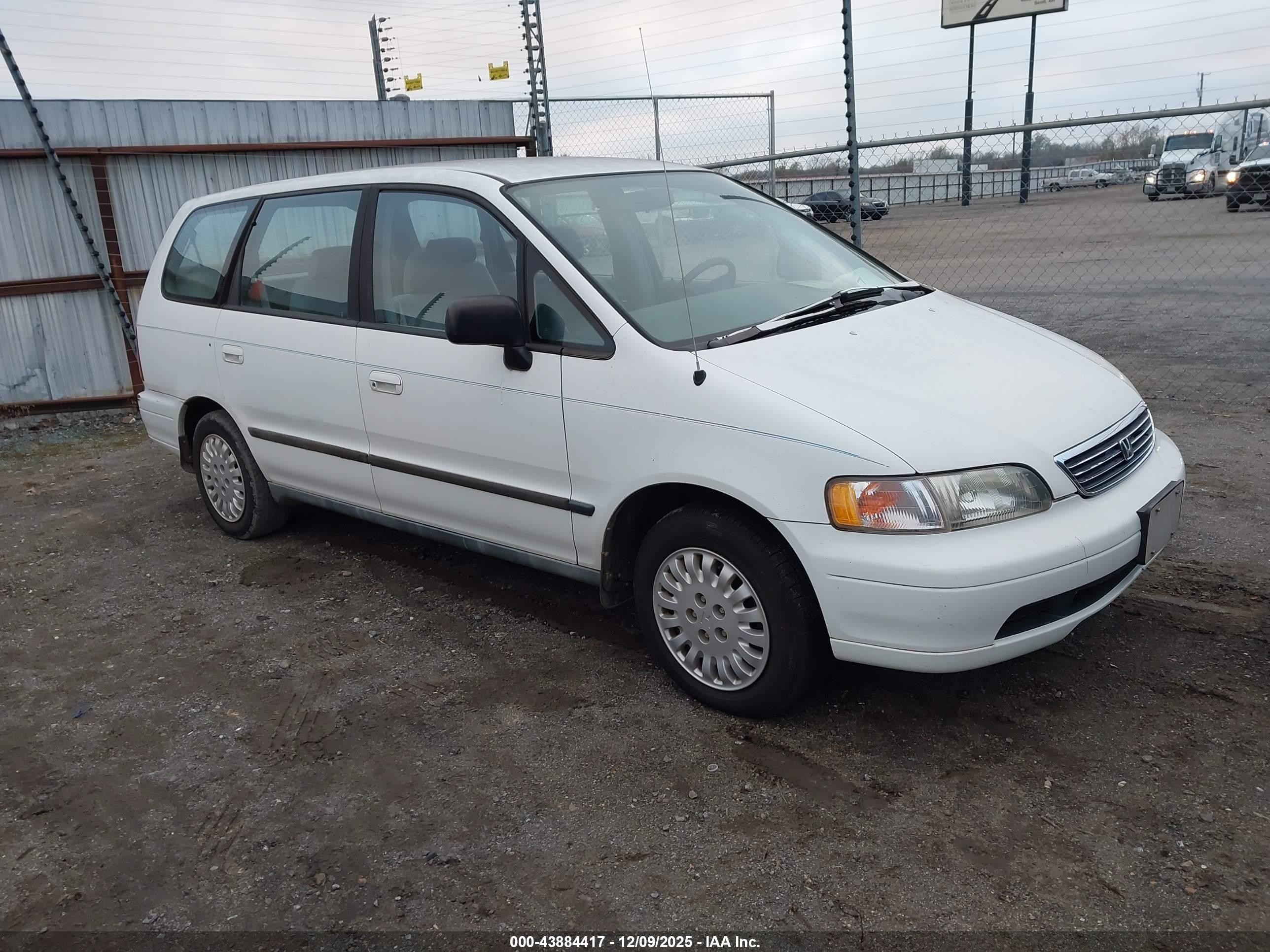1996 Honda Odyssey Lx White vin: JHMRA186XTC013939