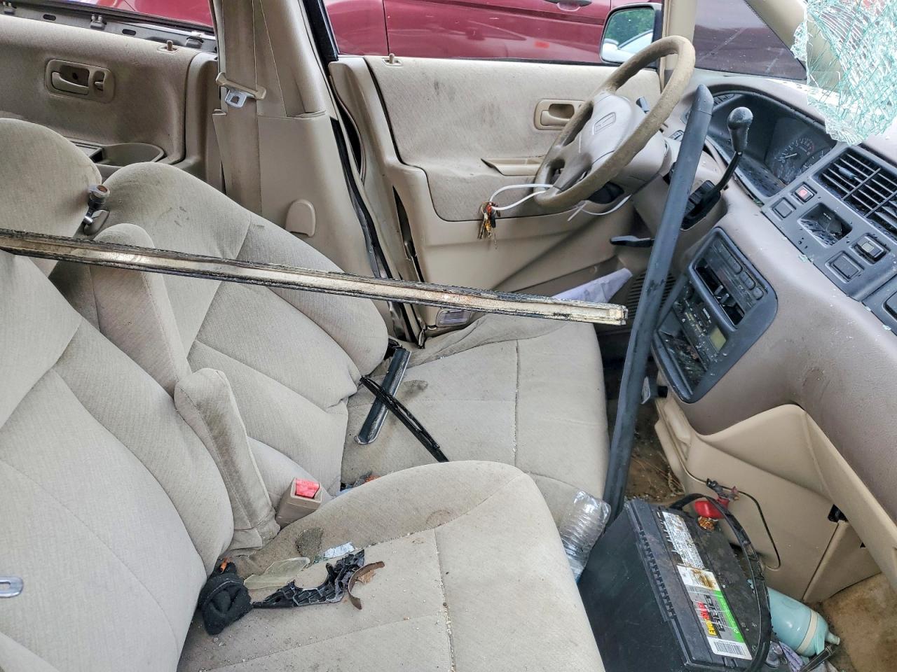 1998 Honda Odyssey Lx Серебряный vin: JHMRA3860WC011102