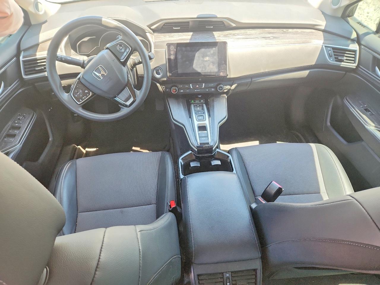 2018 Honda Clarity Silver vin: JHMZC5F12JC004710