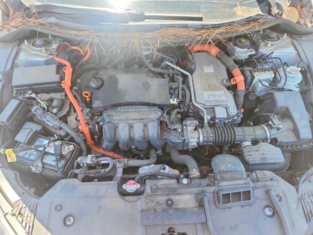 2018 Honda Clarity Silver vin: JHMZC5F12JC004710