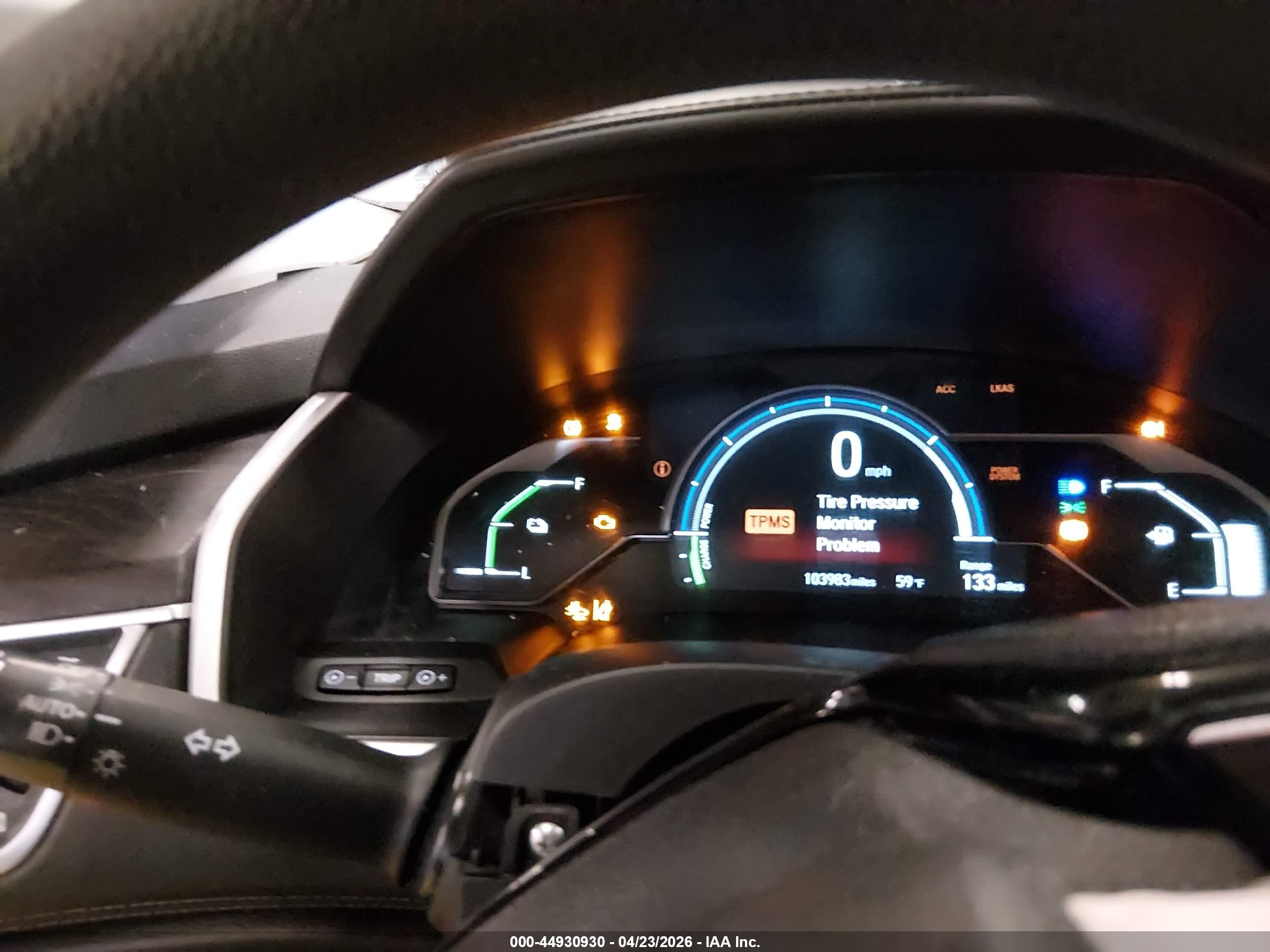 2018 Honda Clarity Plug-in Hybrid   Silver vin: JHMZC5F12JC012600