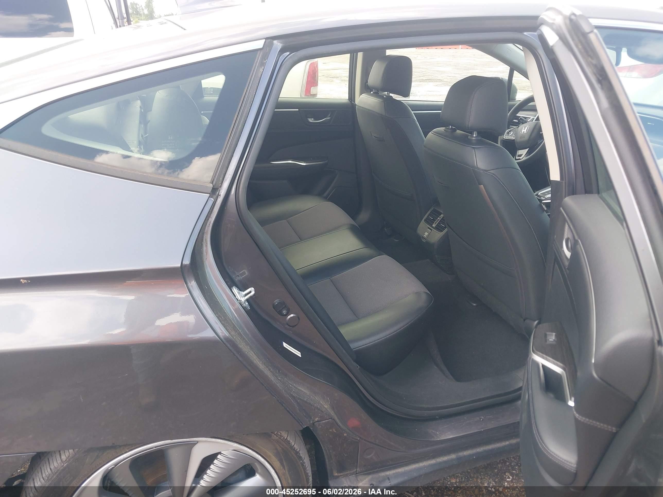 2018 Honda Clarity Plug-in Hybrid   Gray vin: JHMZC5F13JC009933
