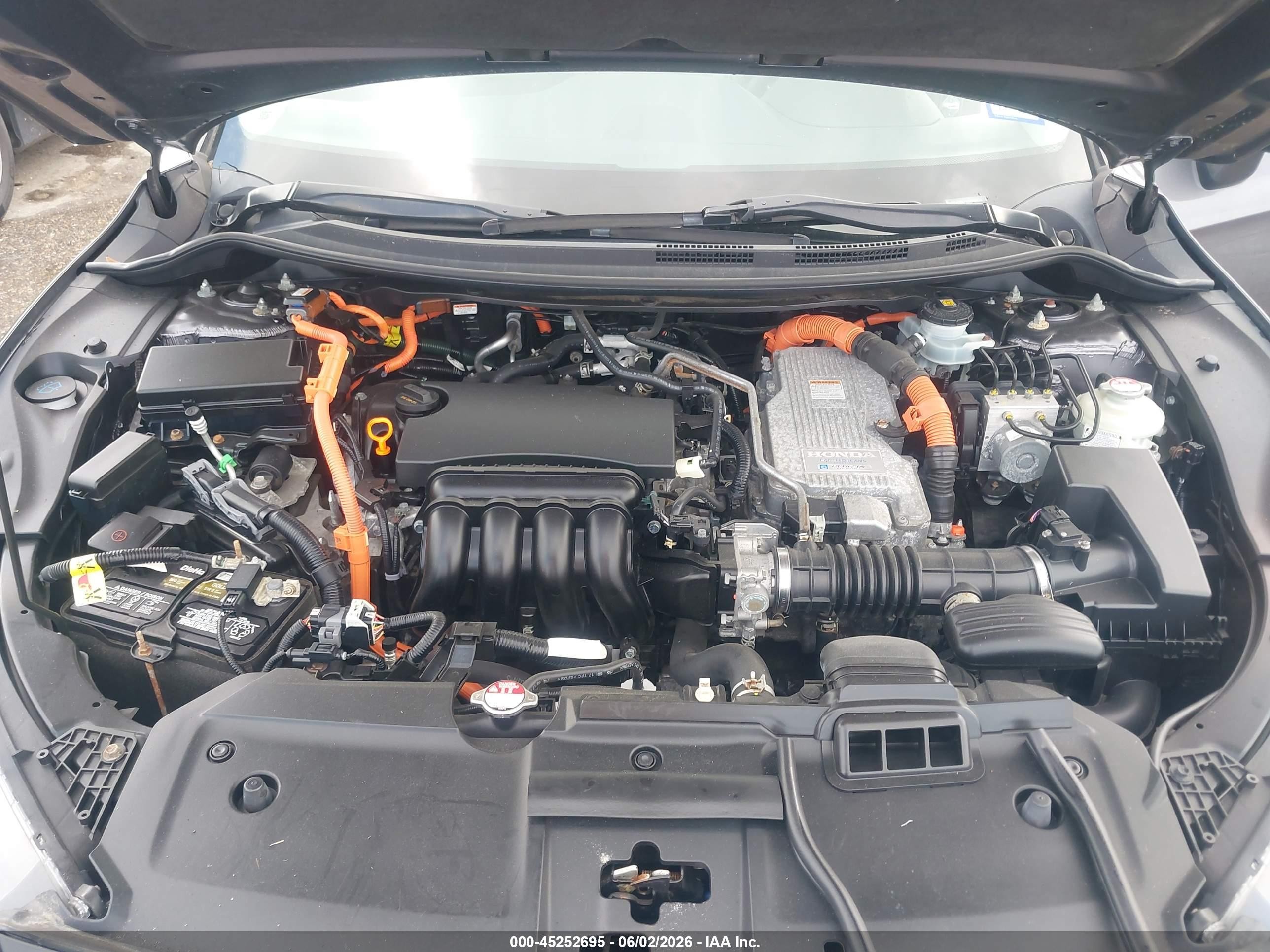 2018 Honda Clarity Plug-in Hybrid   Gray vin: JHMZC5F13JC009933