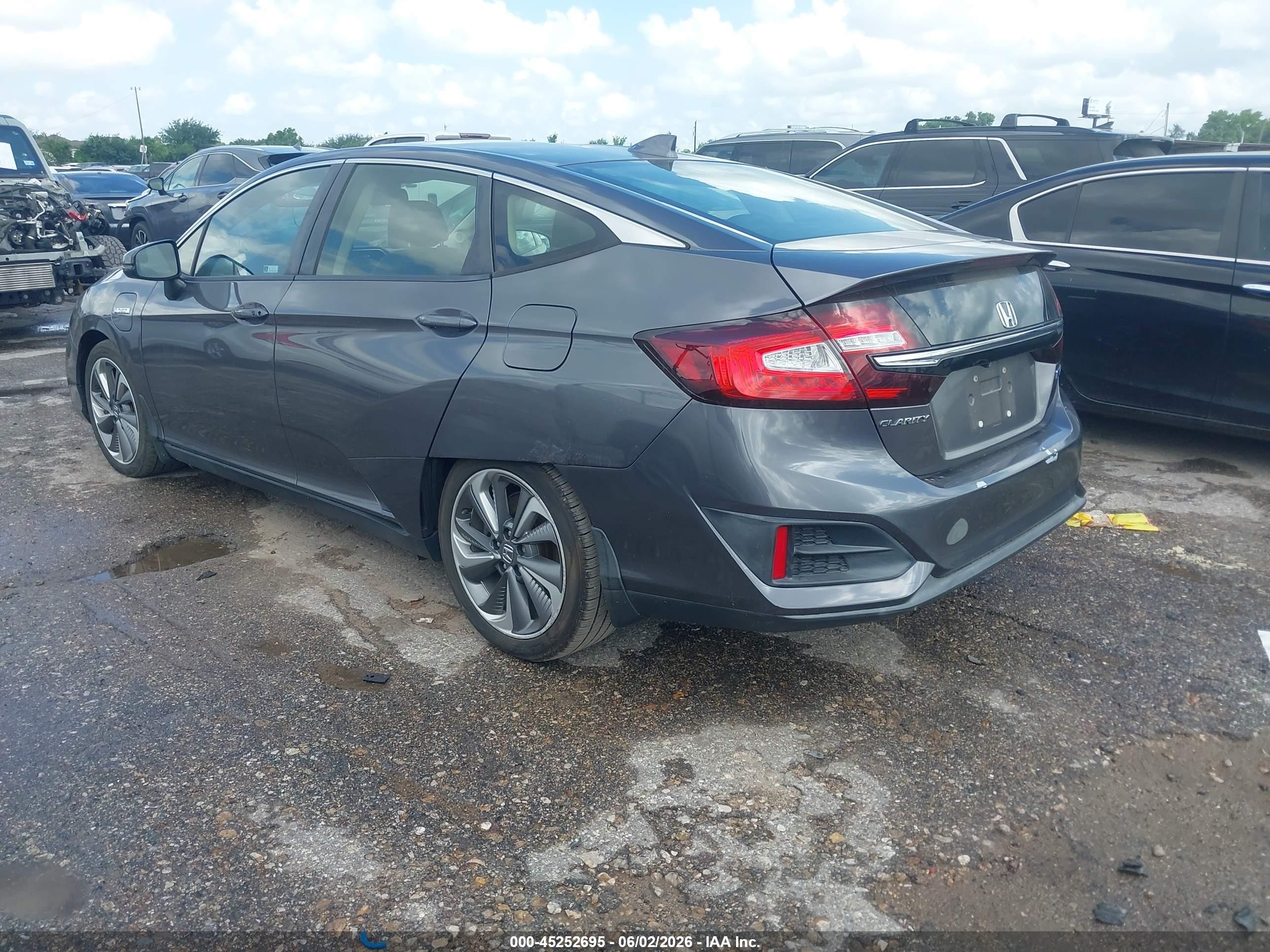 2018 Honda Clarity Plug-in Hybrid   Gray vin: JHMZC5F13JC009933