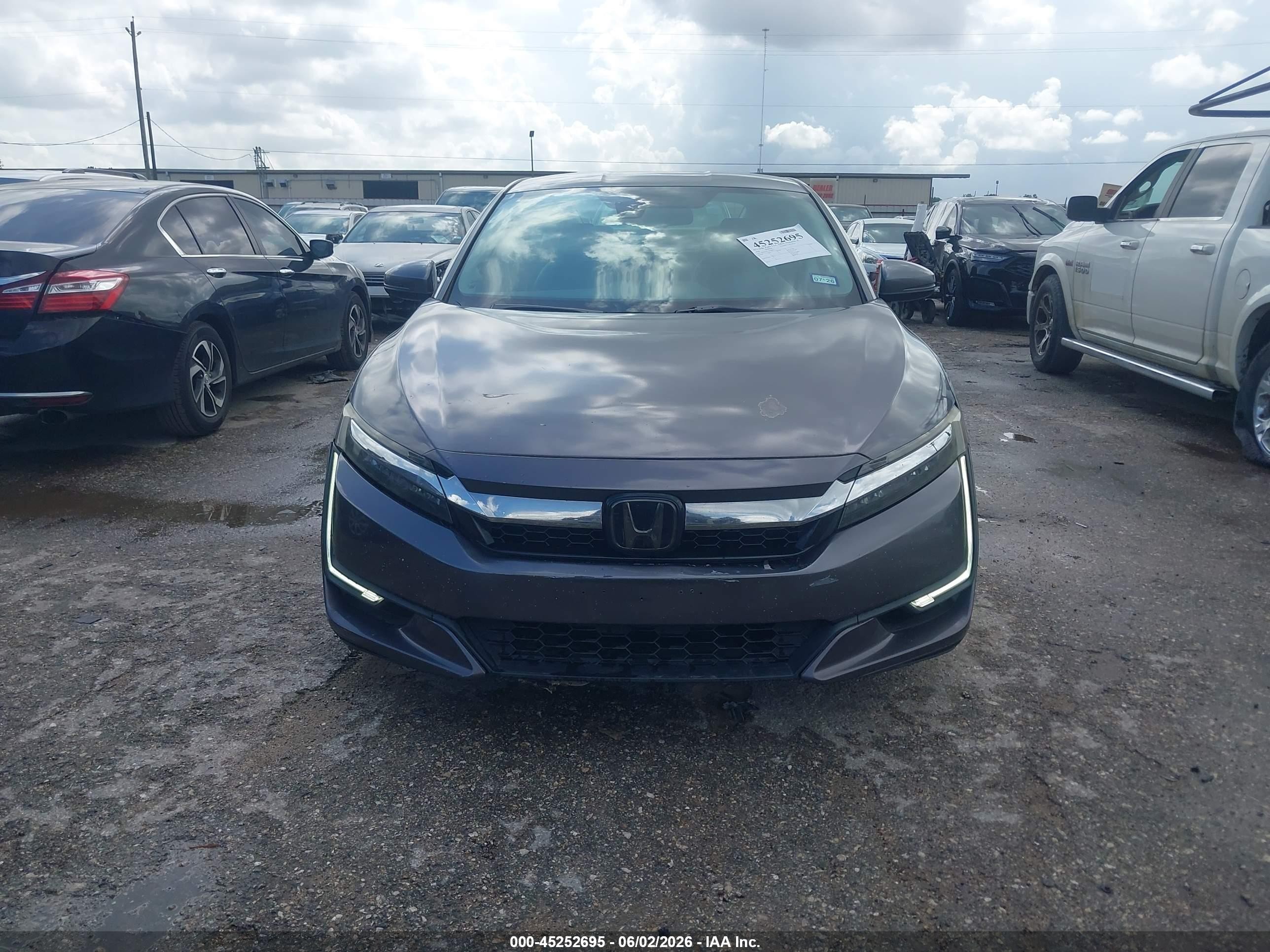 2018 Honda Clarity Plug-in Hybrid   Gray vin: JHMZC5F13JC009933