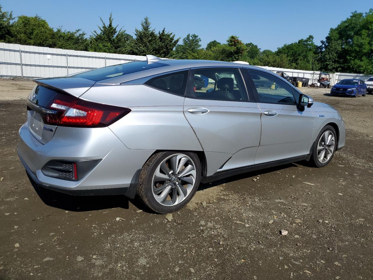 2021 Honda Clarity    Серебряный vin: JHMZC5F13MC000007