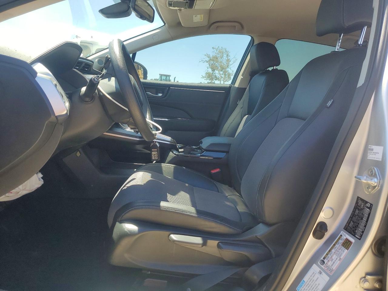 2019 Honda Clarity Silver vin: JHMZC5F15KC006792