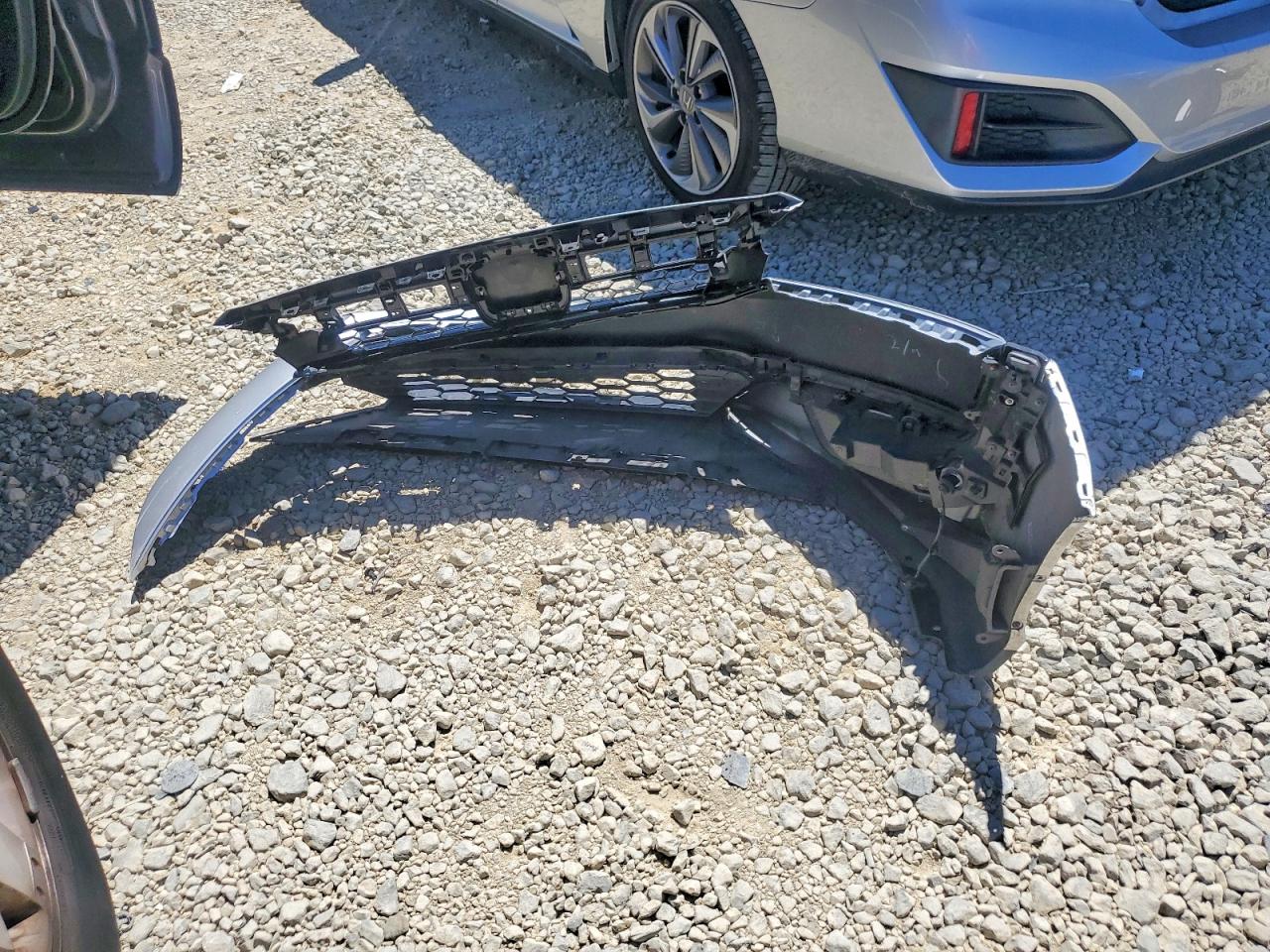 2019 Honda Clarity Silver vin: JHMZC5F15KC006792