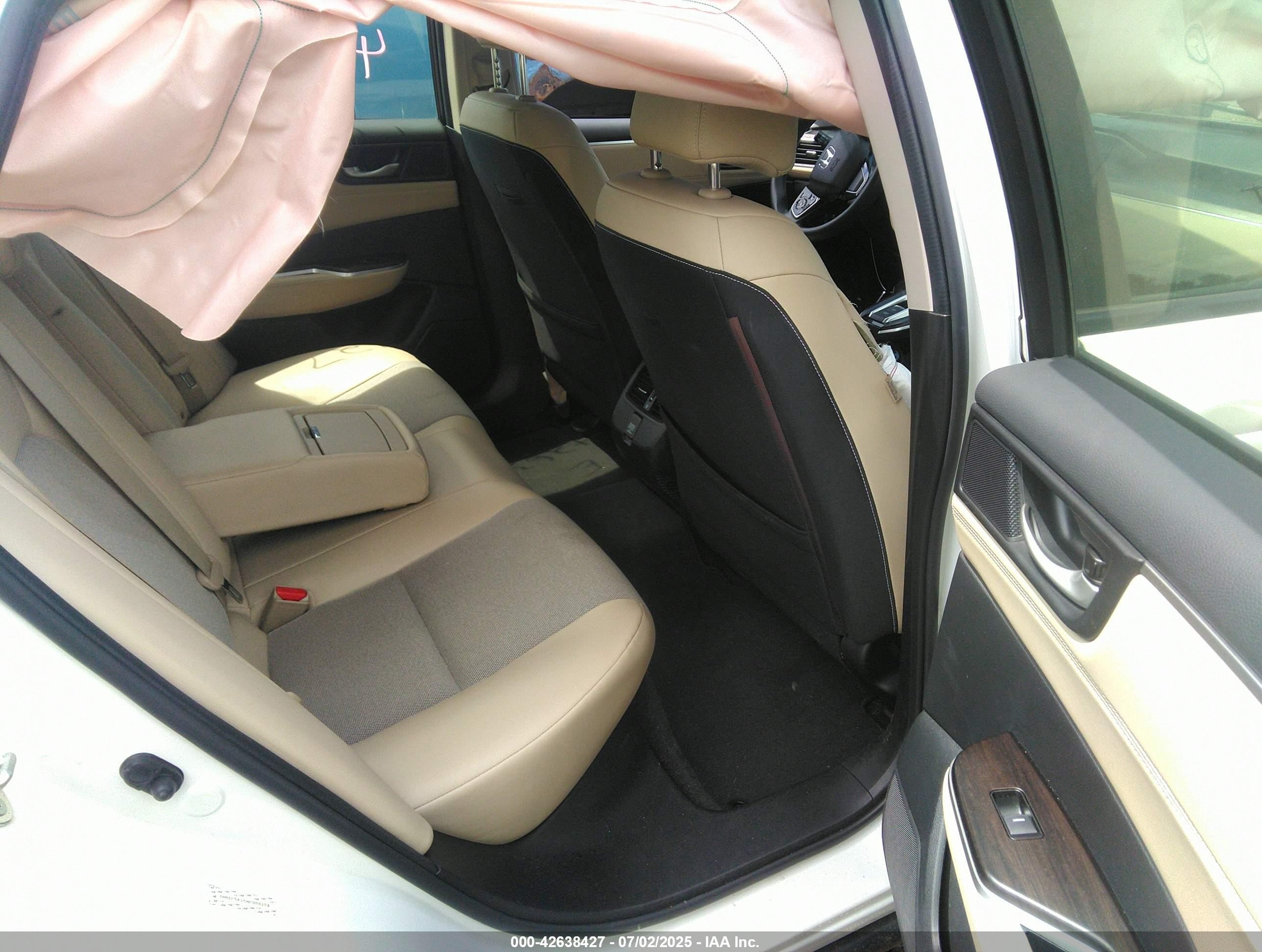 2021 Honda Clarity Plug-in Hybrid   White vin: JHMZC5F15MC000204