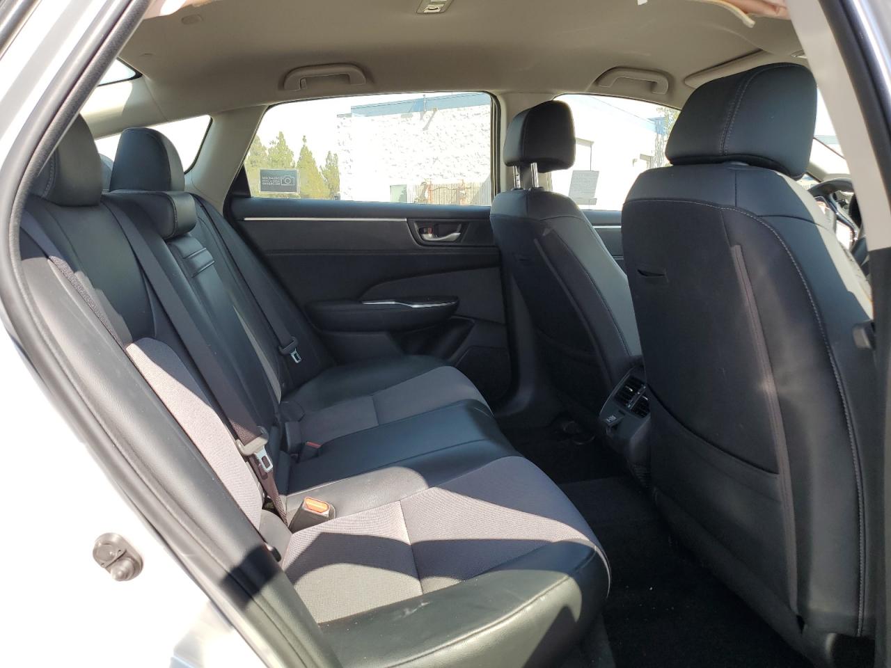 2021 Honda Clarity Silver vin: JHMZC5F17MC001418