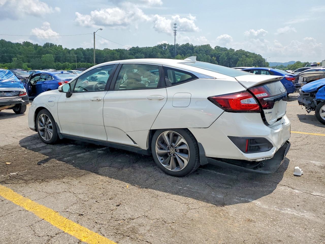 2018 Honda Clarity White vin: JHMZC5F19JC002260