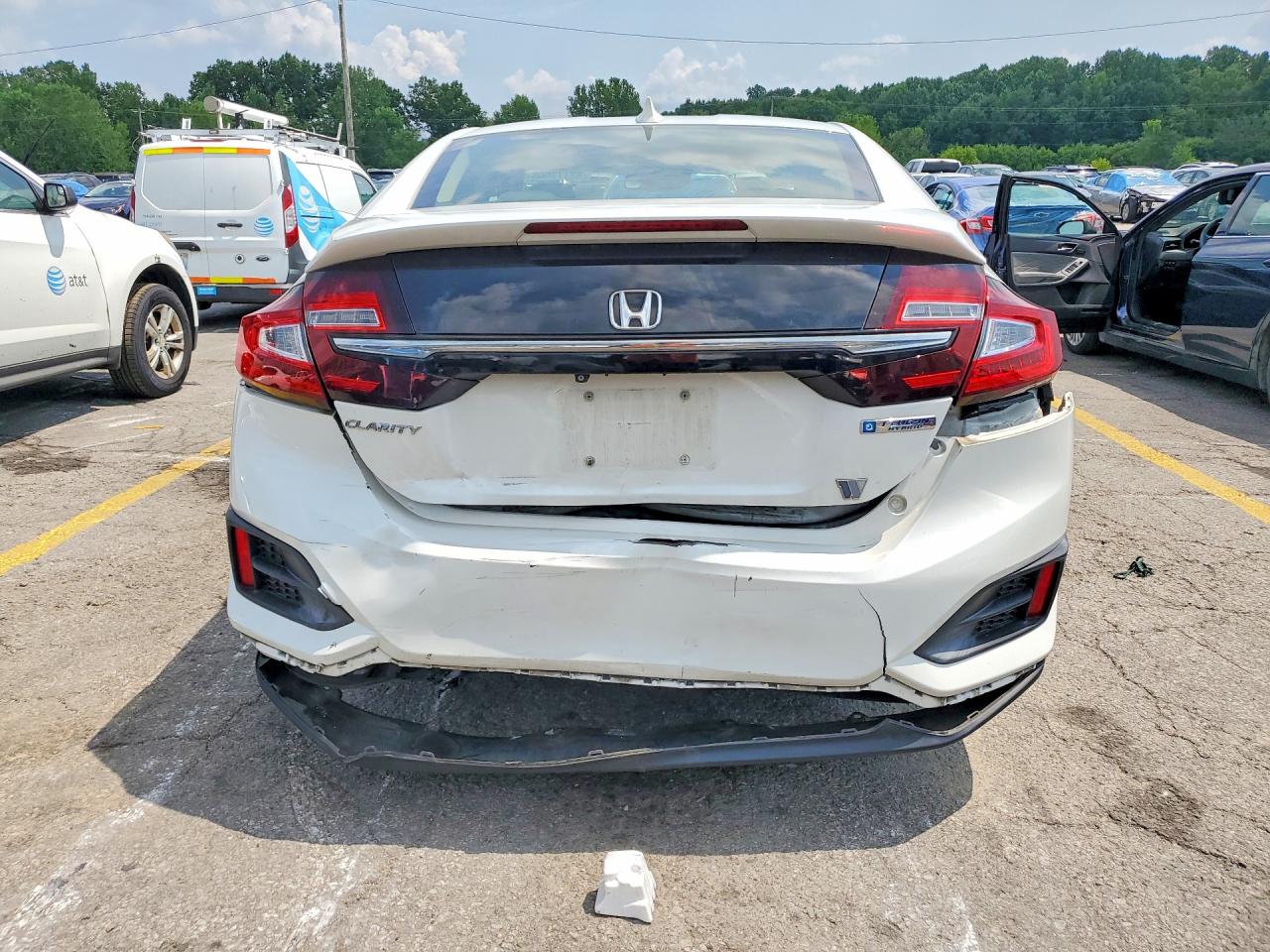2018 Honda Clarity White vin: JHMZC5F19JC002260
