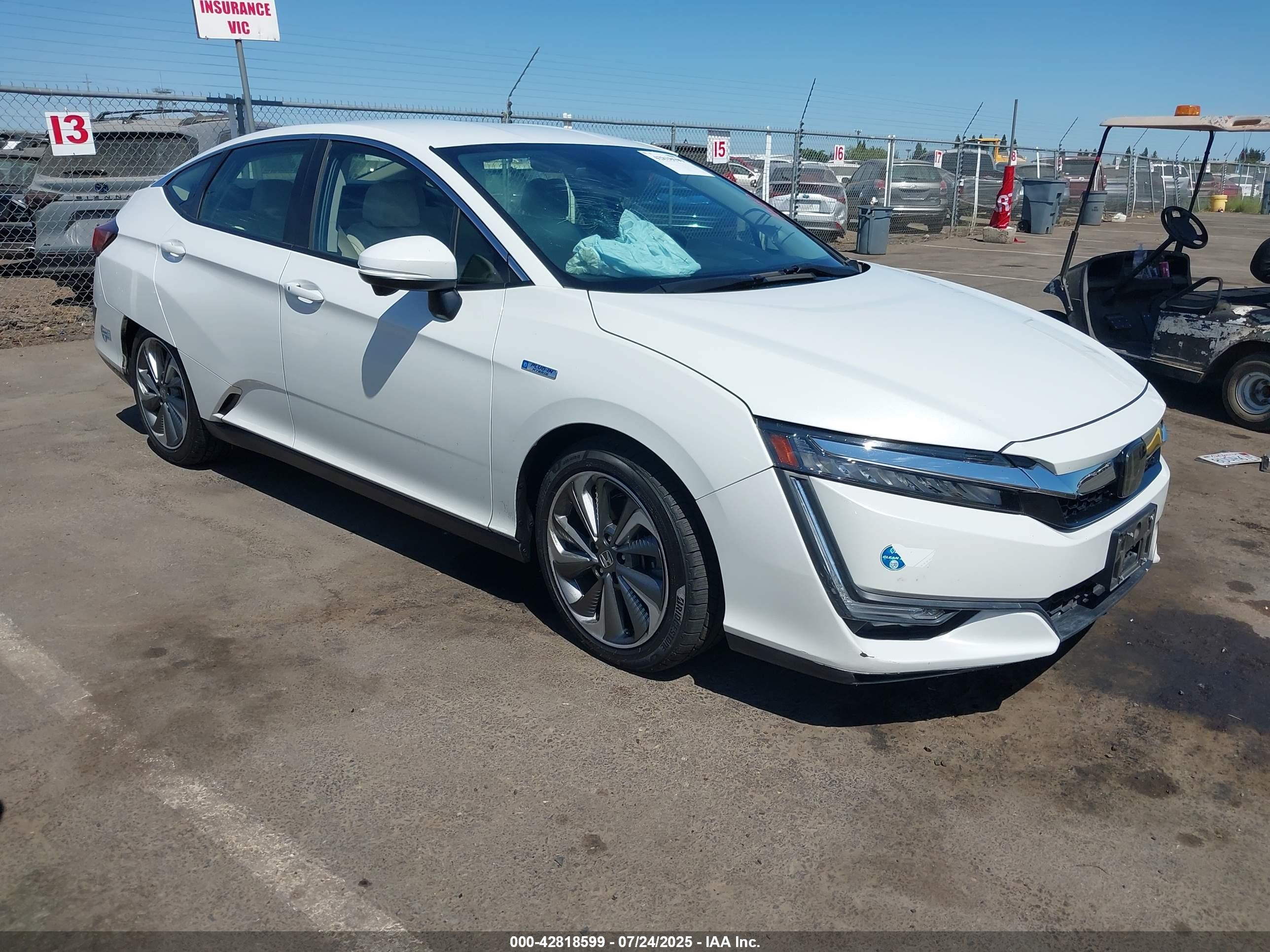 2020 Honda Clarity Plug-in Hybrid Touring White vin: JHMZC5F30LC002801