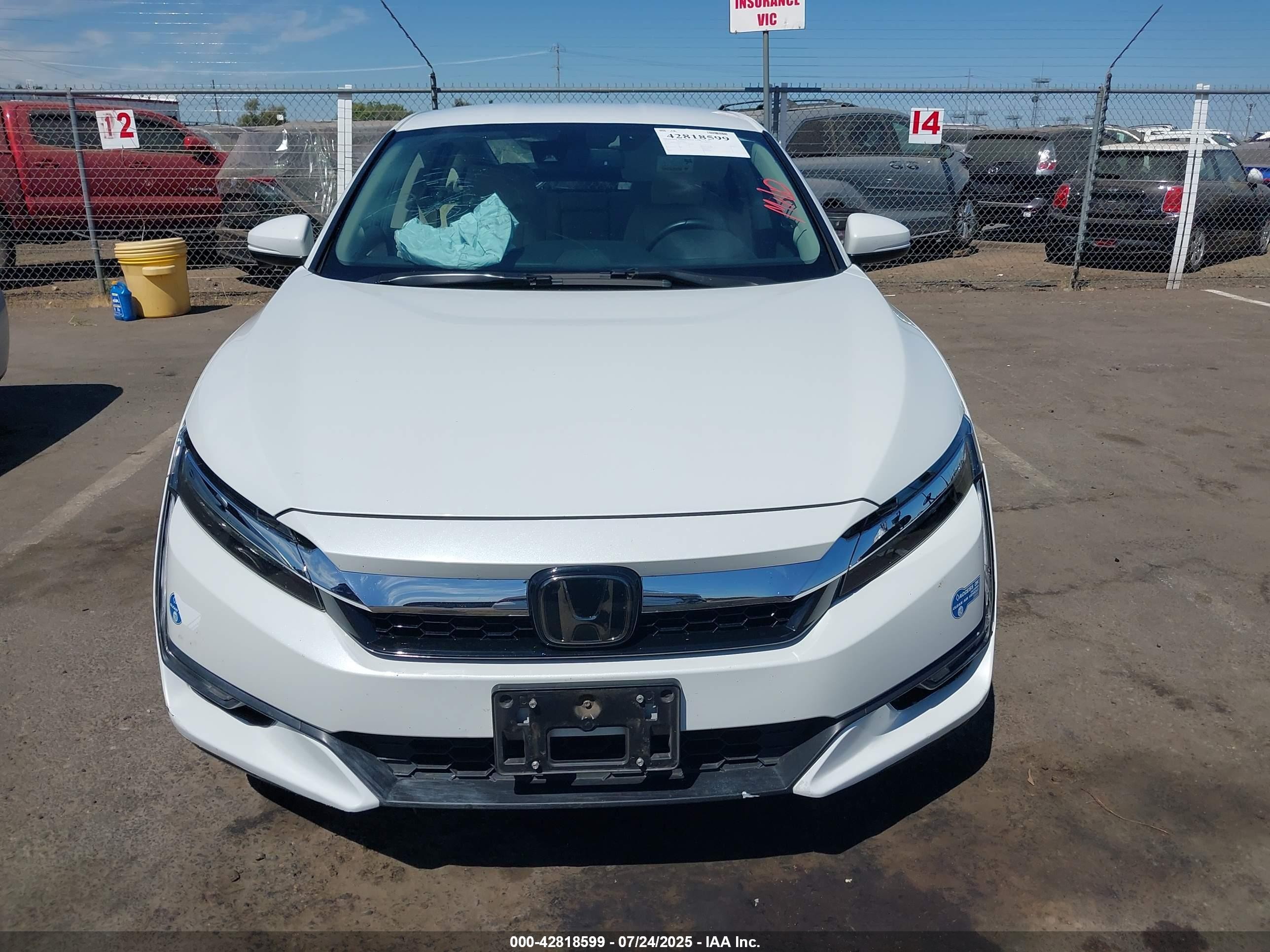 2020 Honda Clarity Plug-in Hybrid Touring White vin: JHMZC5F30LC002801