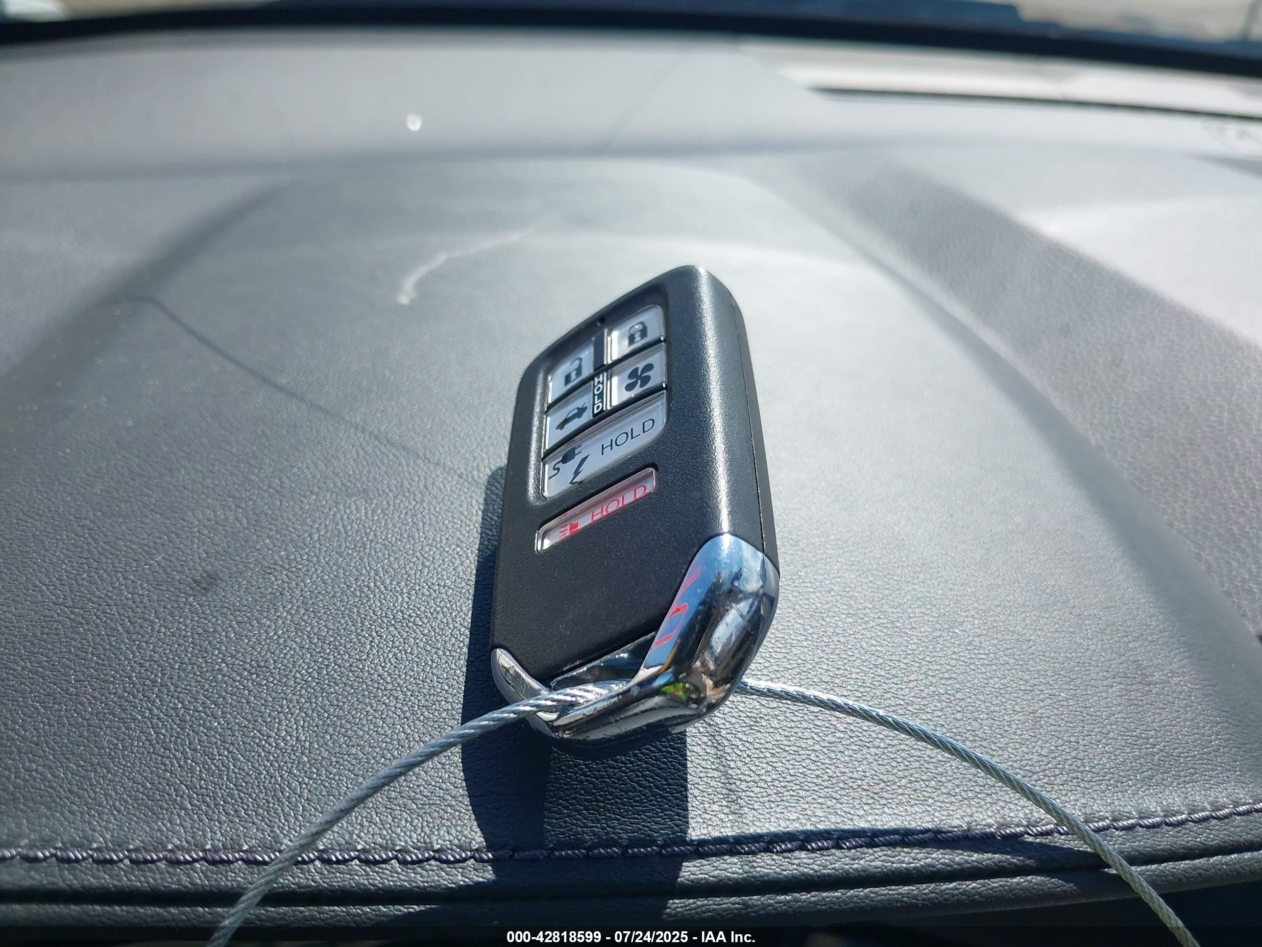 2020 Honda Clarity Plug-in Hybrid Touring White vin: JHMZC5F30LC002801