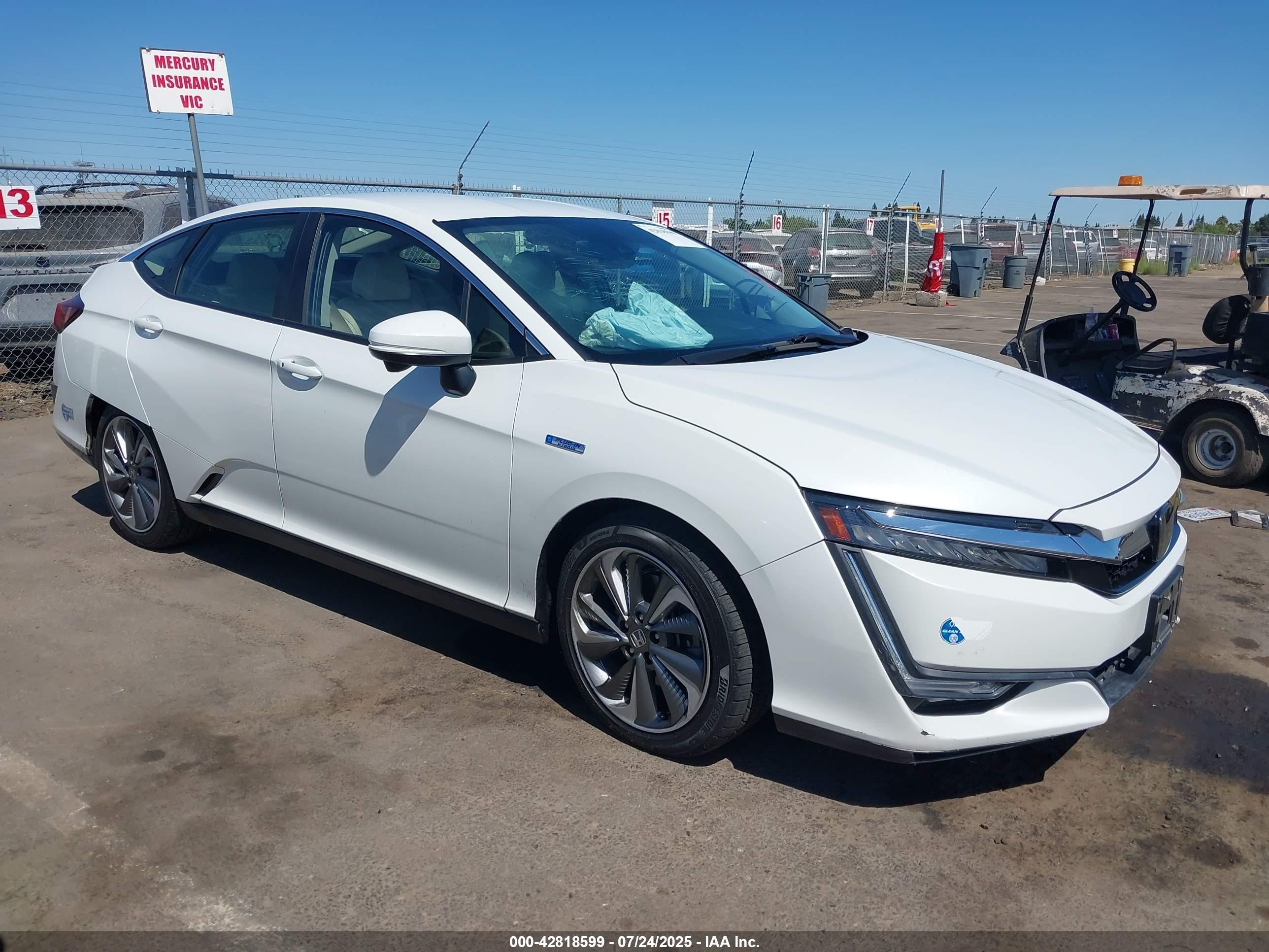 2020 Honda Clarity Plug-in Hybrid Touring White vin: JHMZC5F30LC002801